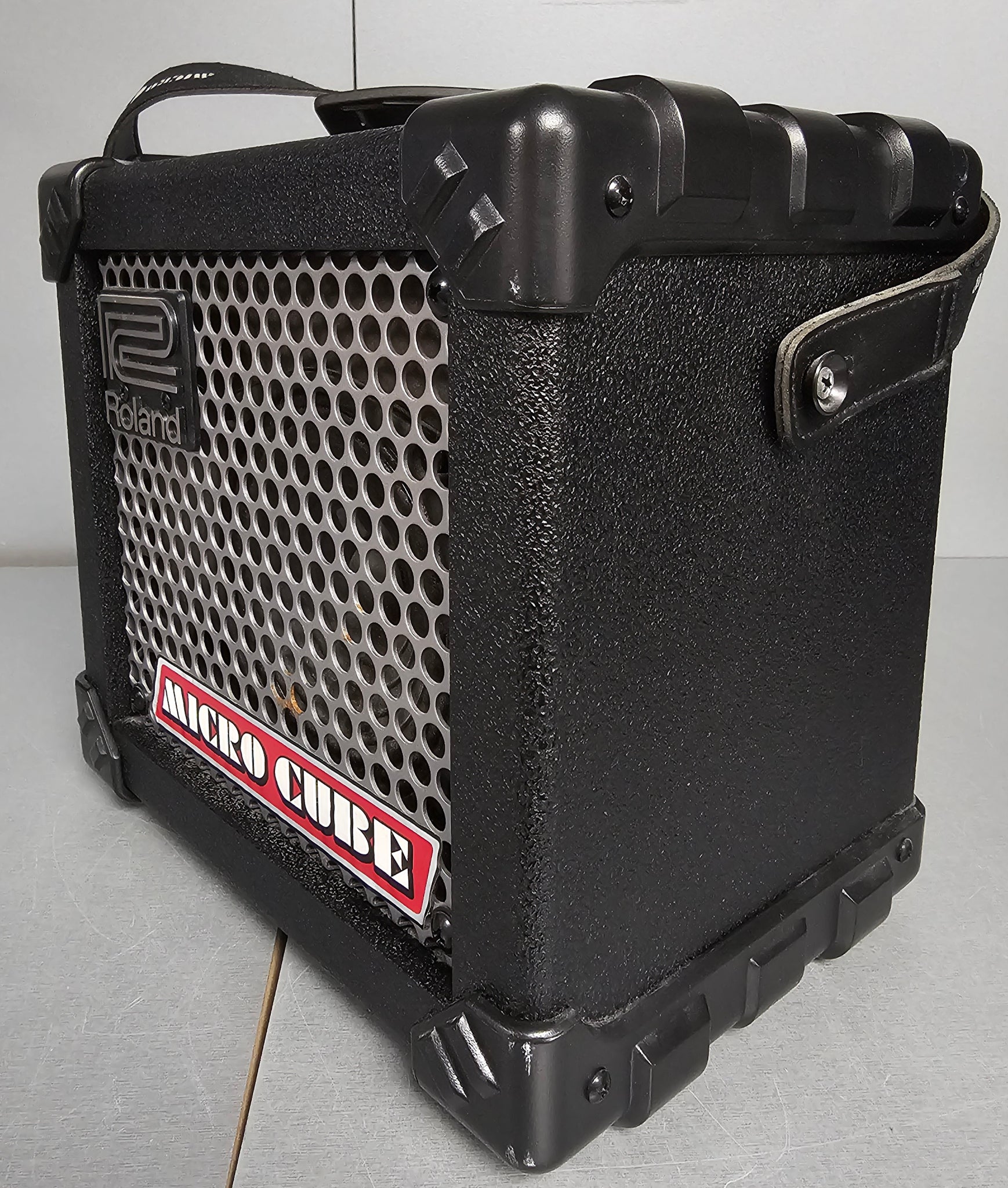 Roland Micro Cube 2-Watt 1x5" Guitar Combo Amp