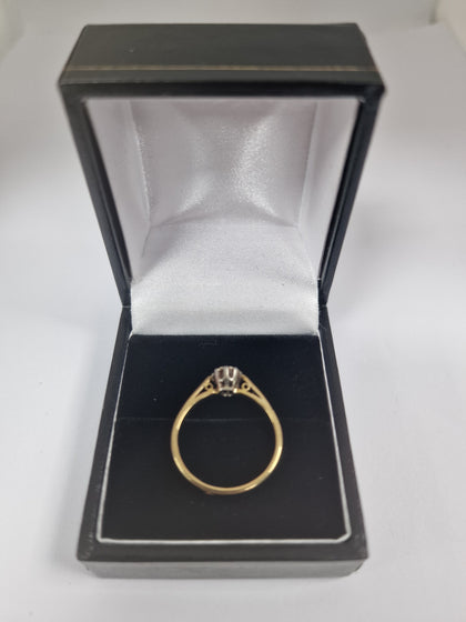 Gold Ring 18CT Size M 2.4G