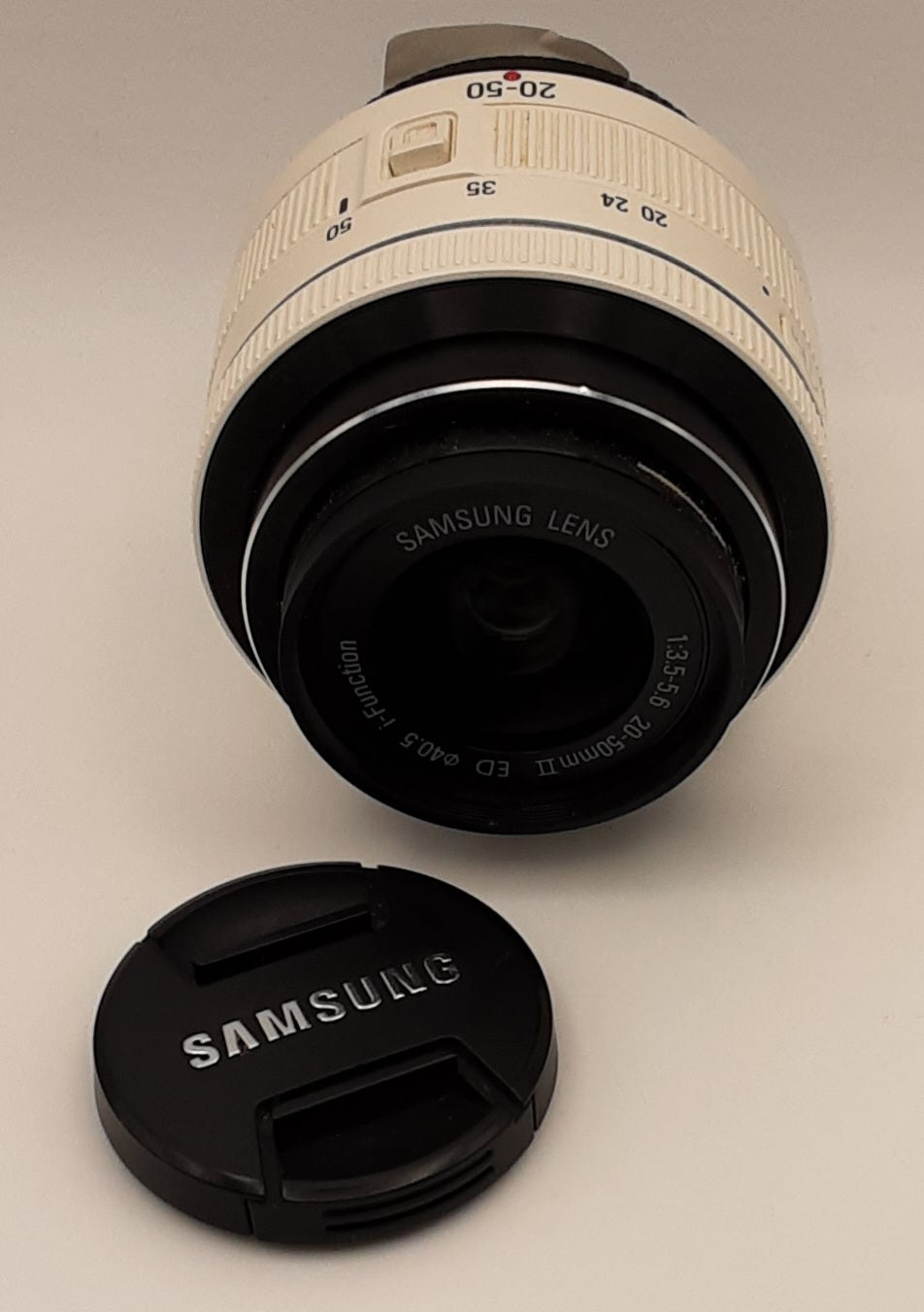 Samsung NX 20-50Mm f/3.5-5.6 II Ed Lens (White)