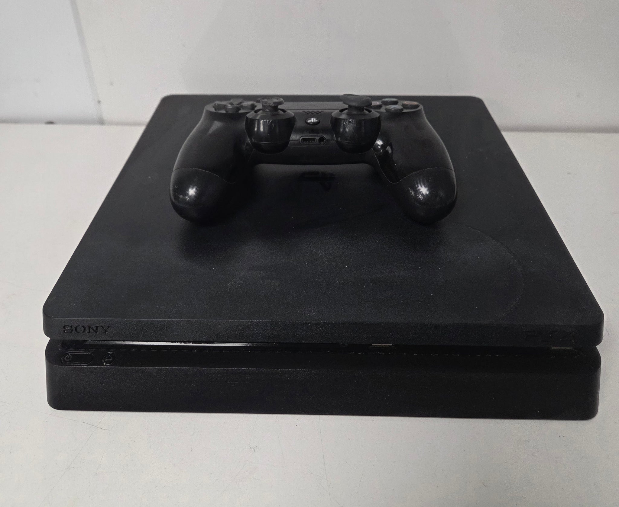 Sony Playstation 4 500GB Slim Console & 4 Games