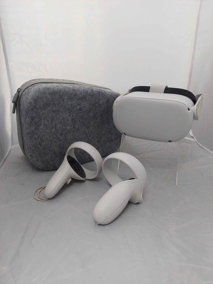 Meta/Oculus Quest 2 VR Headset (With Controllers), 128GB - With Case