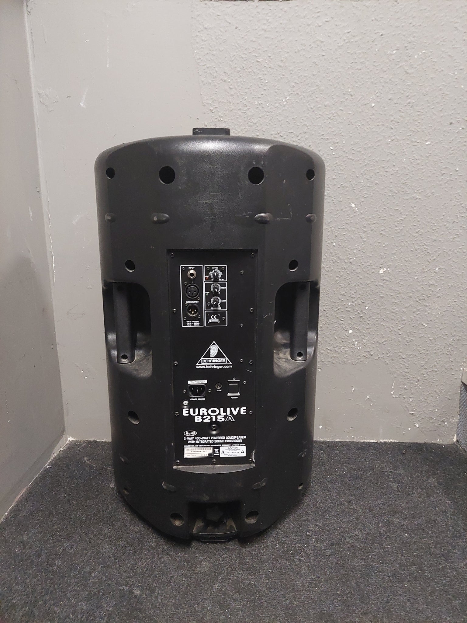 BEHRINGER EUROLIVE B215A Active PA Speaker