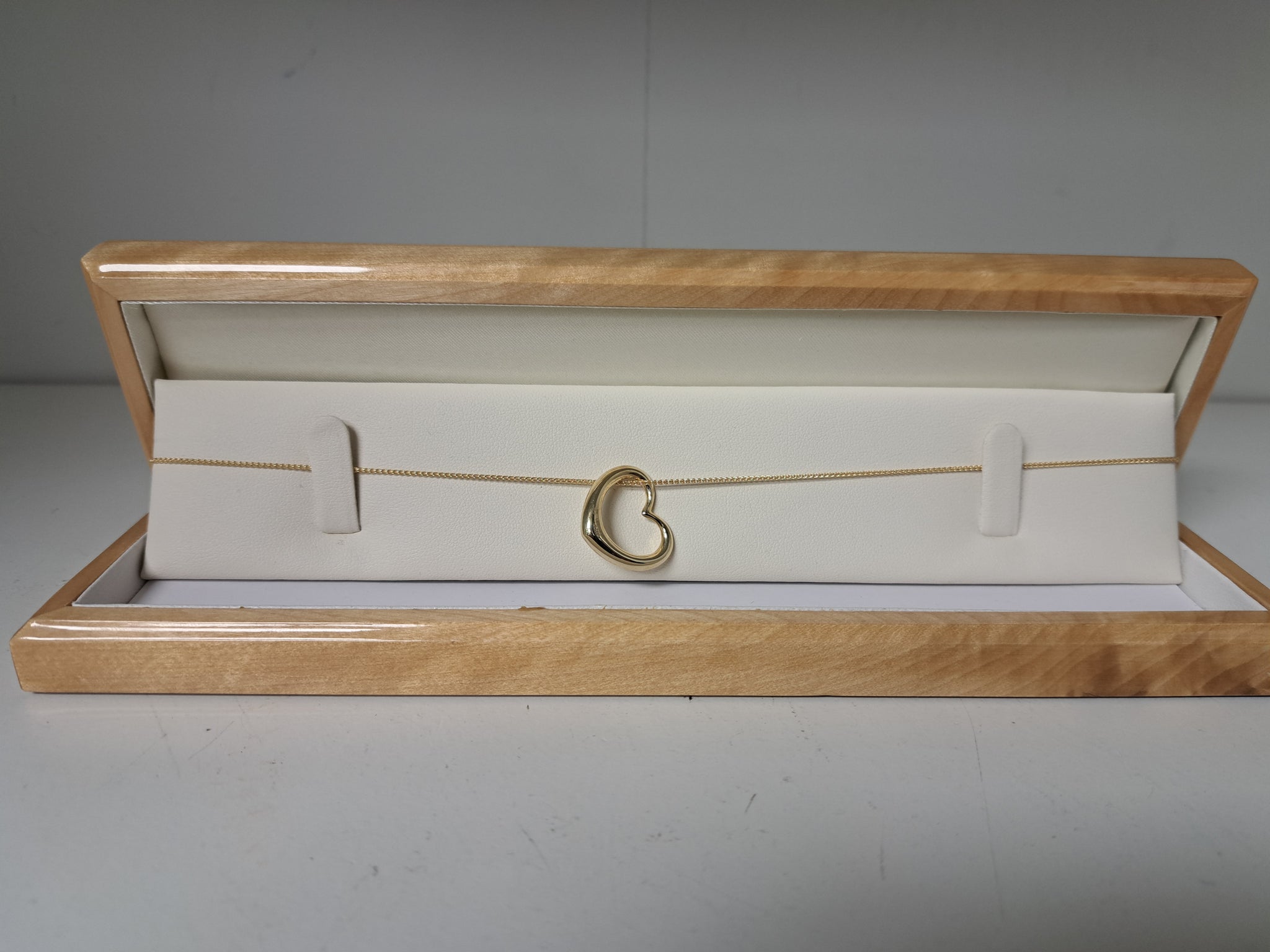 14ct Gold Necklace & Heart Pendant - Great Yarmouth