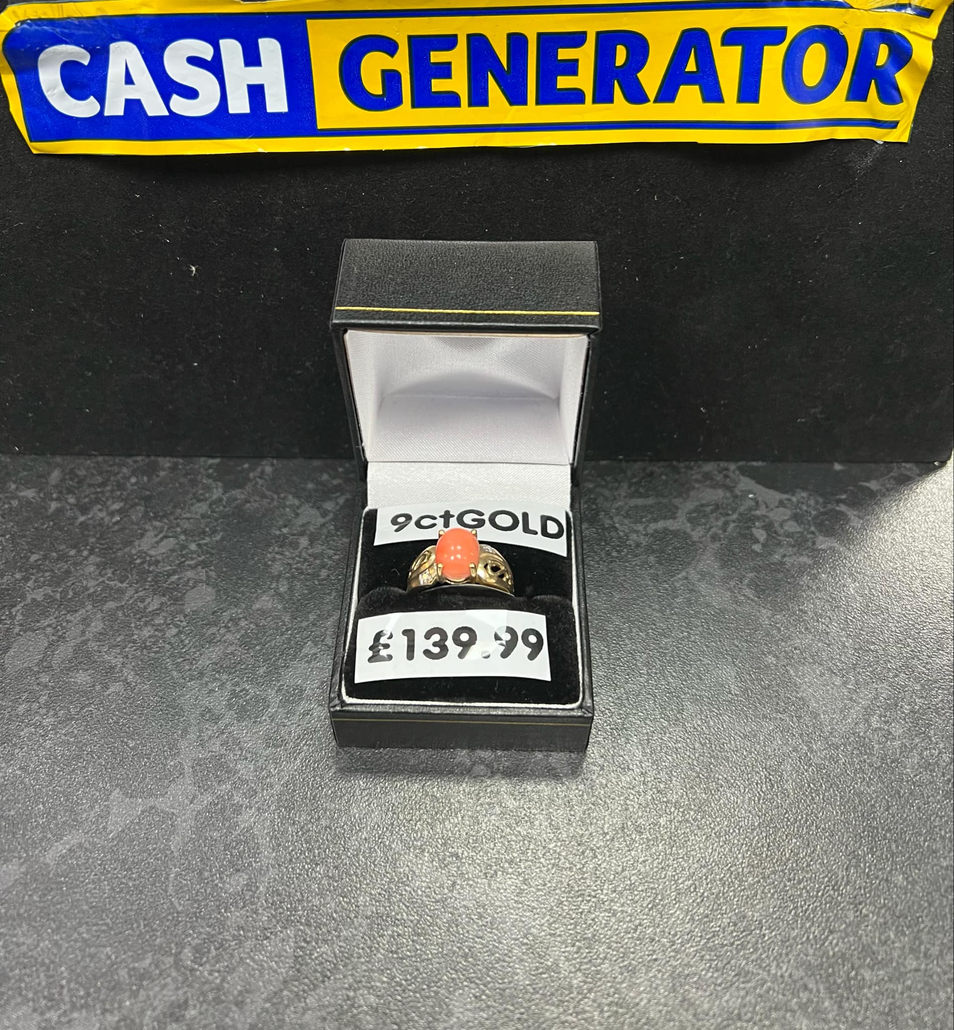 9ct Gold Ring (Size N), 3.89g
