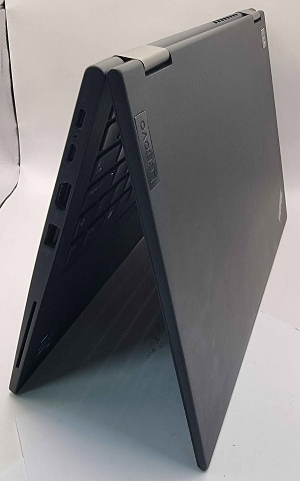 Lenovo X13 Yoga Gen 2 - i5-1145G7 - 16GB RAM - 512GB SSD - 13" - Windows 11 - Includes Charger