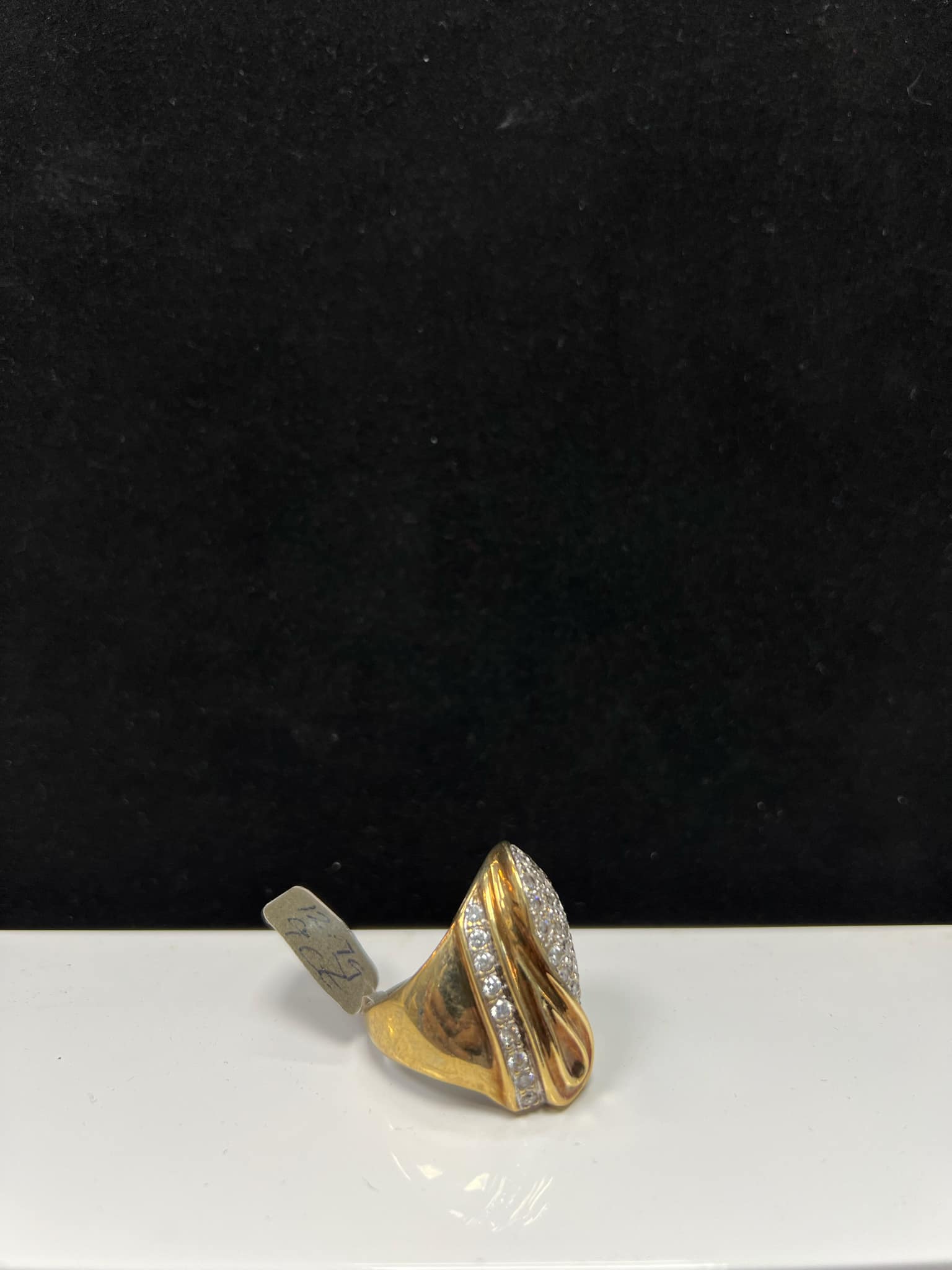 9ct Ladies C/Z Fancy Ring, 12.7g