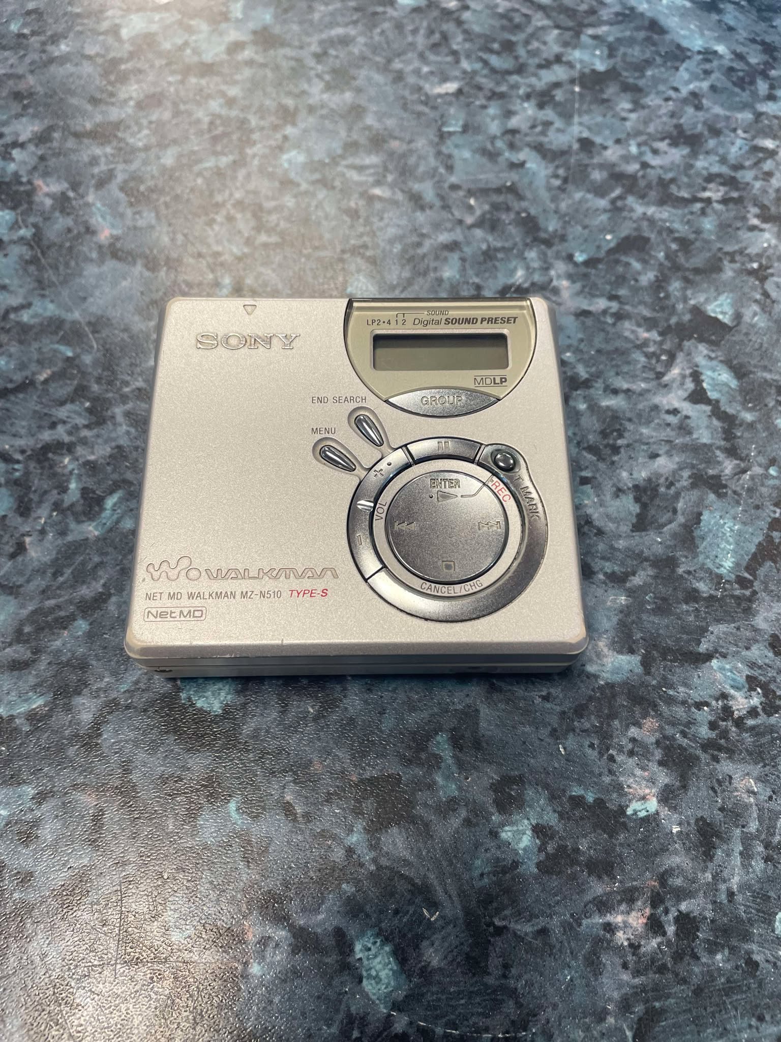 walkman with remote and 10 discs