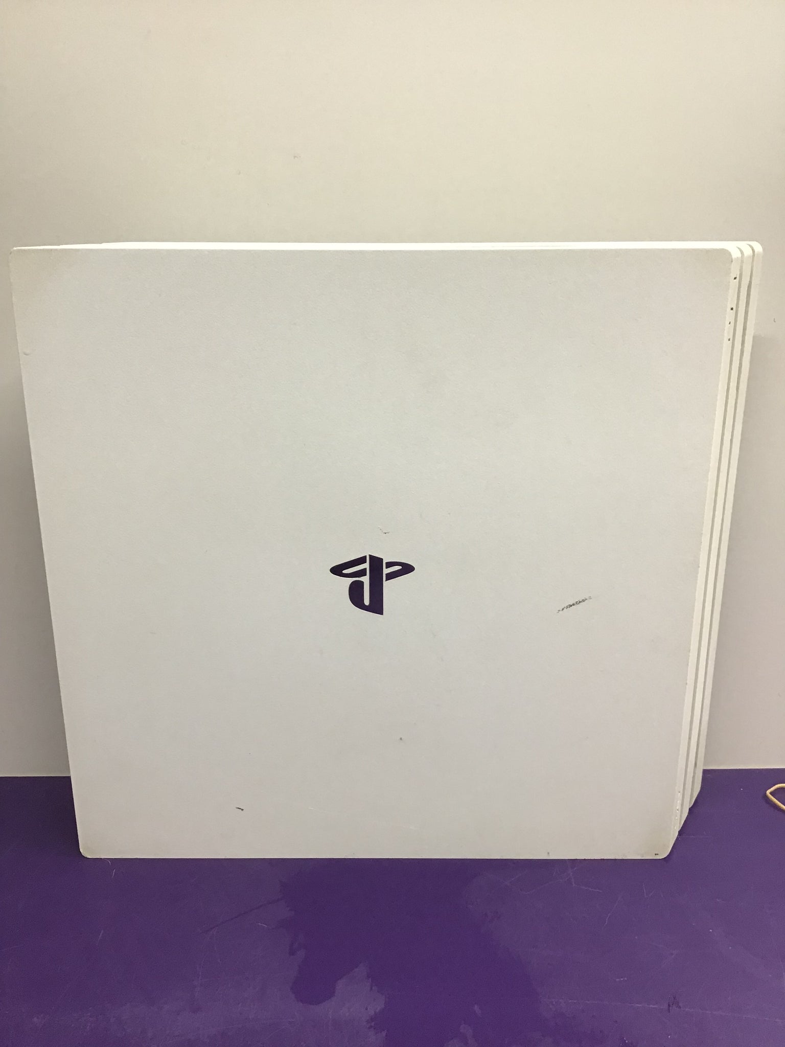 Playstation 4 Pro - White