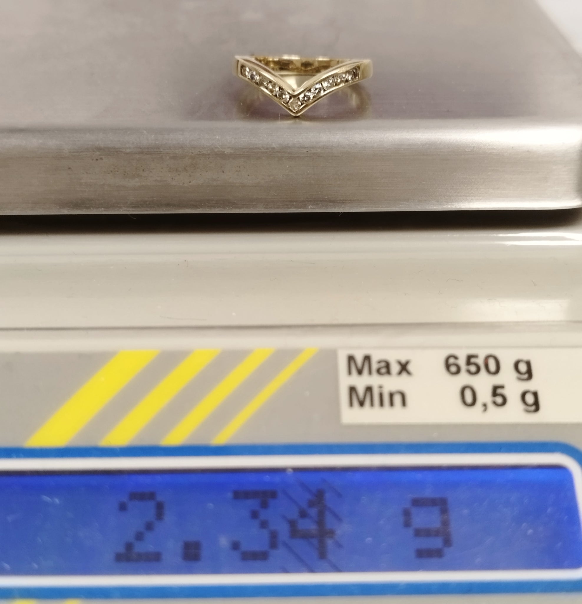 9ct Yellow Gold & Clear Stone Wishbone Ring -  Size J