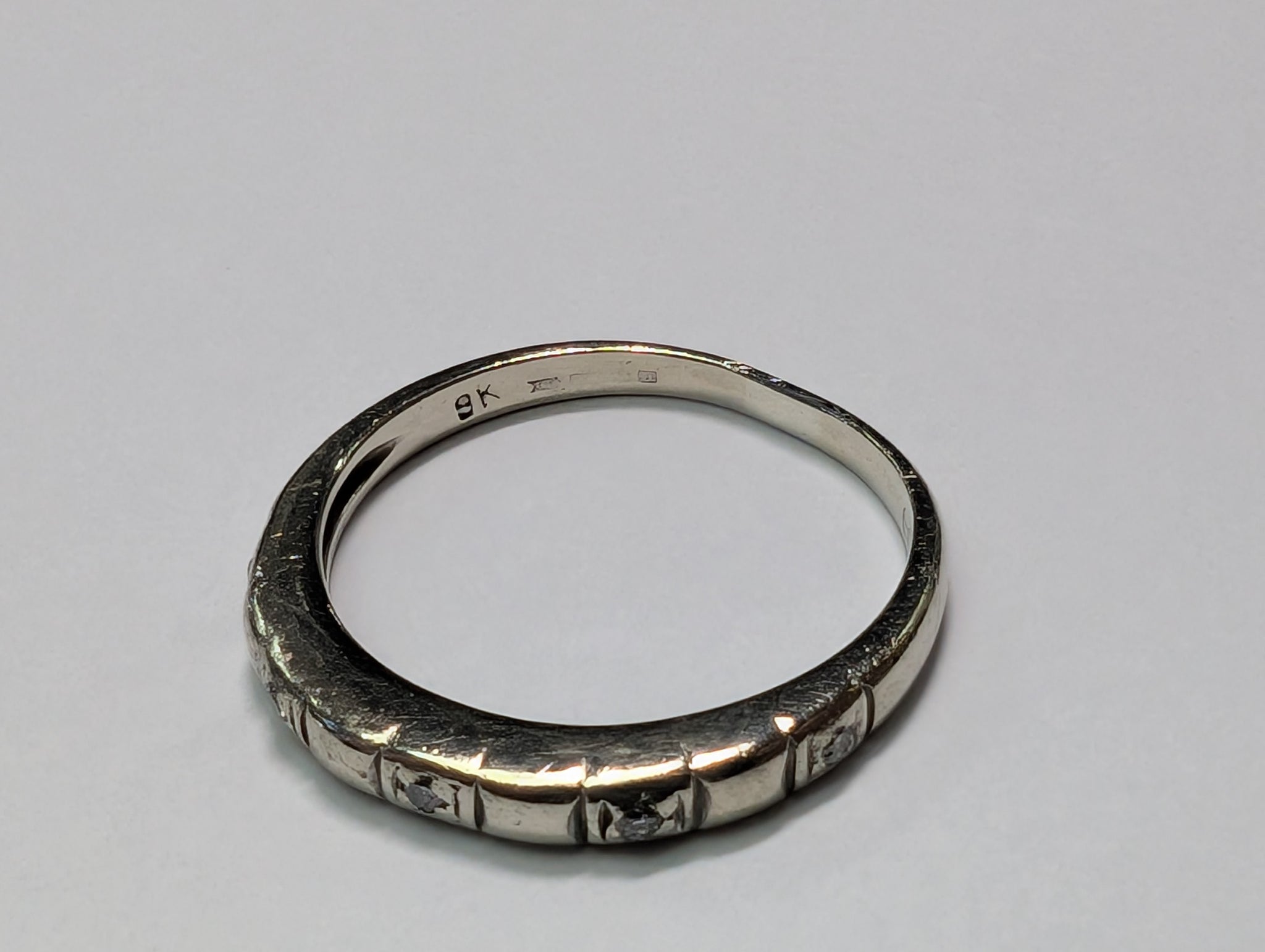 9ct White Gold Diamond Ring - Size O