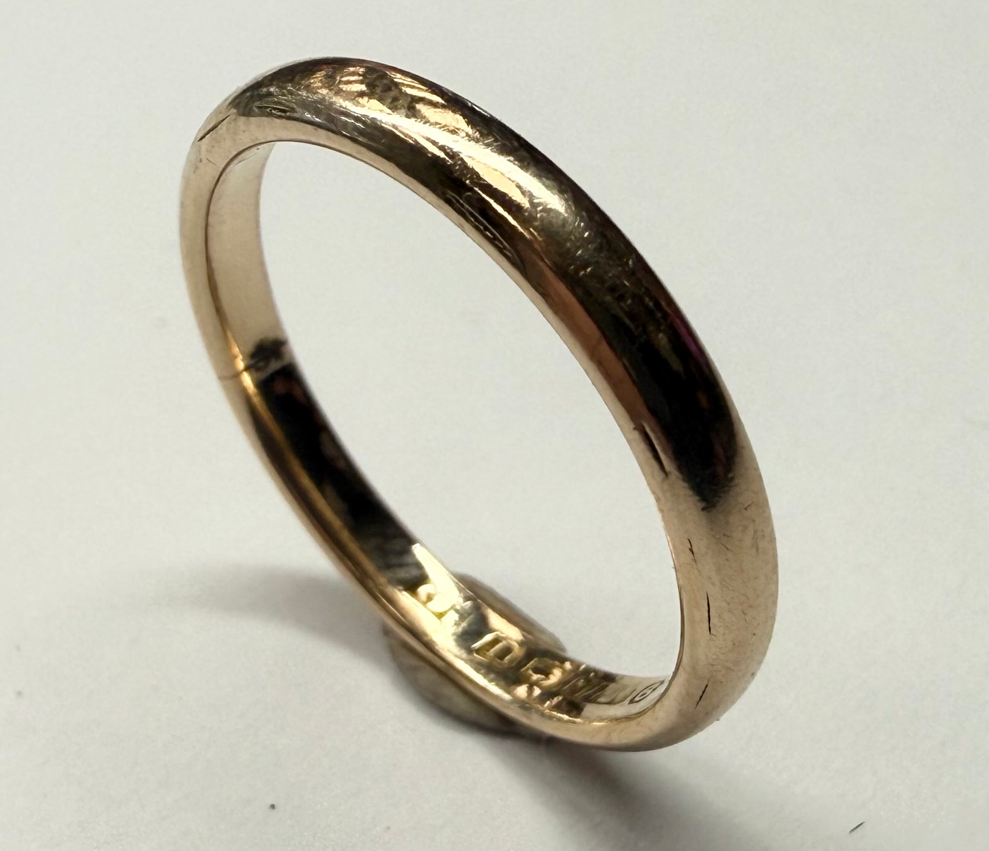 9ct gold wedding ring size M