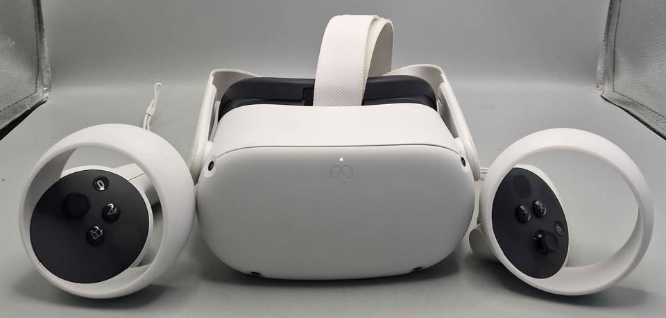 Meta/Oculus Quest 2 VR Headset (With Controllers) - 128GB,
