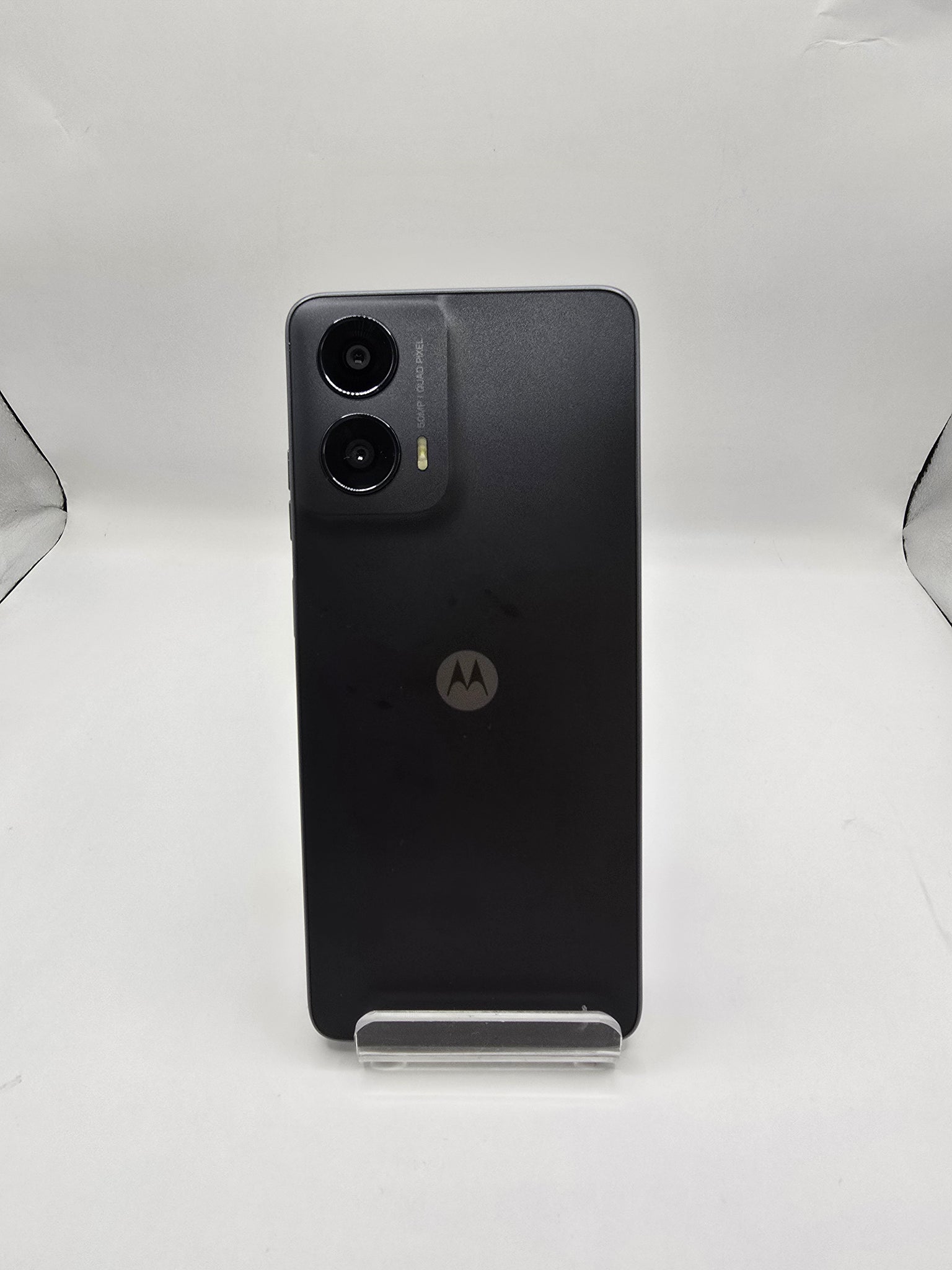 Motorola Moto G24 - 128 GB, Matt Charcoal open