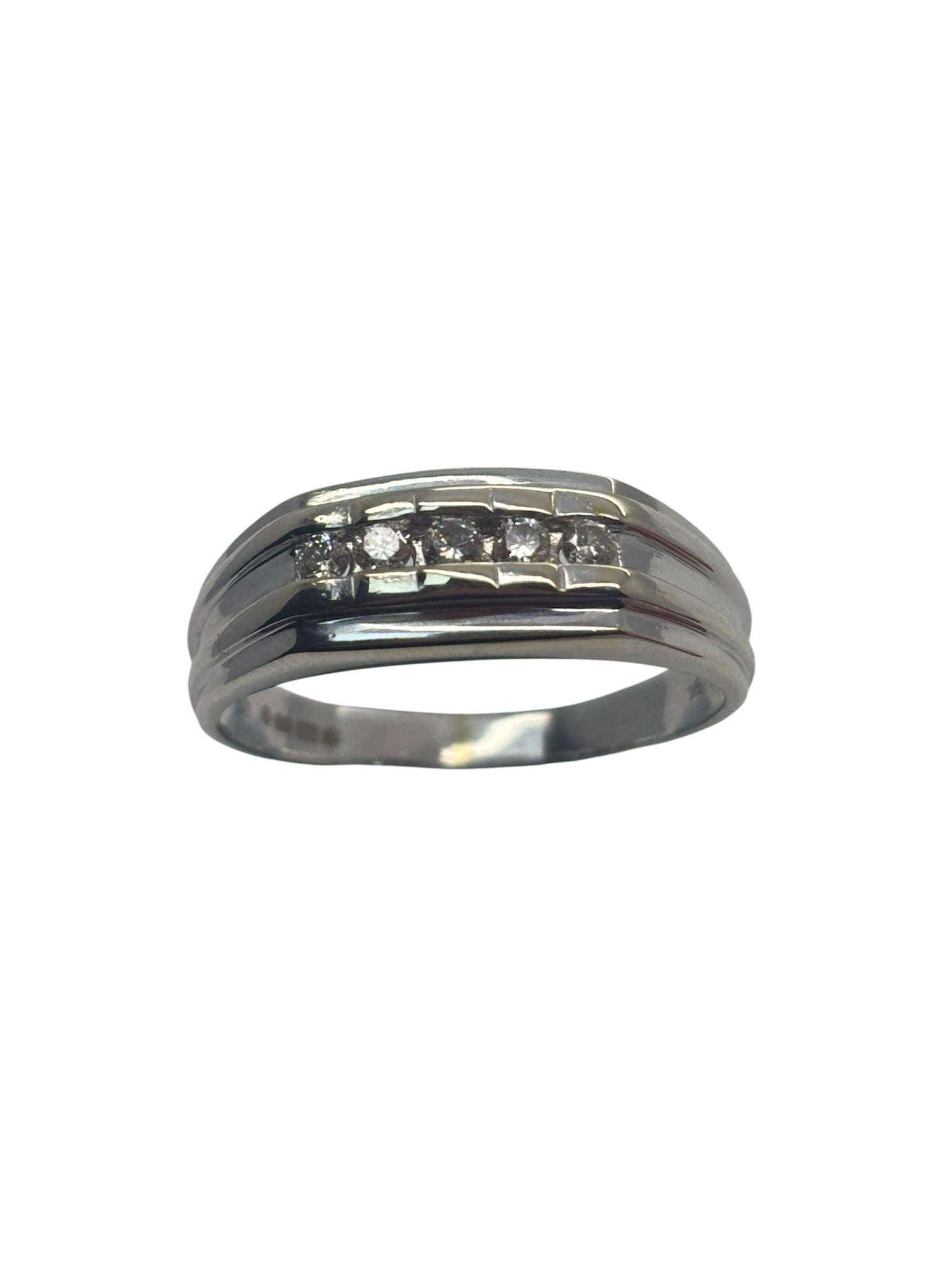 White Gold Diamond Ring - 9ct - 4.6g - Size X