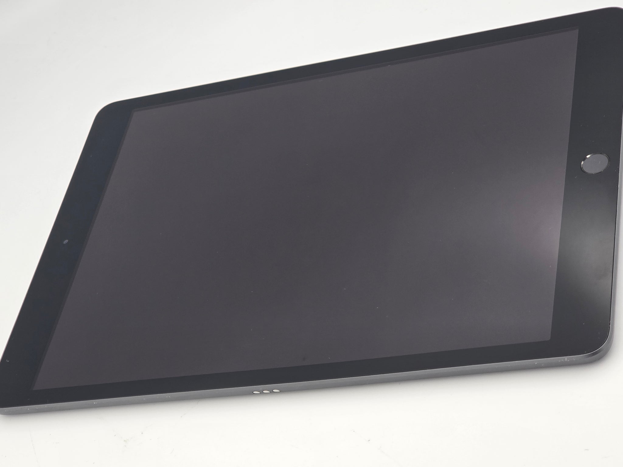 *iPad 8th generation 32GB WiFi model:a2270