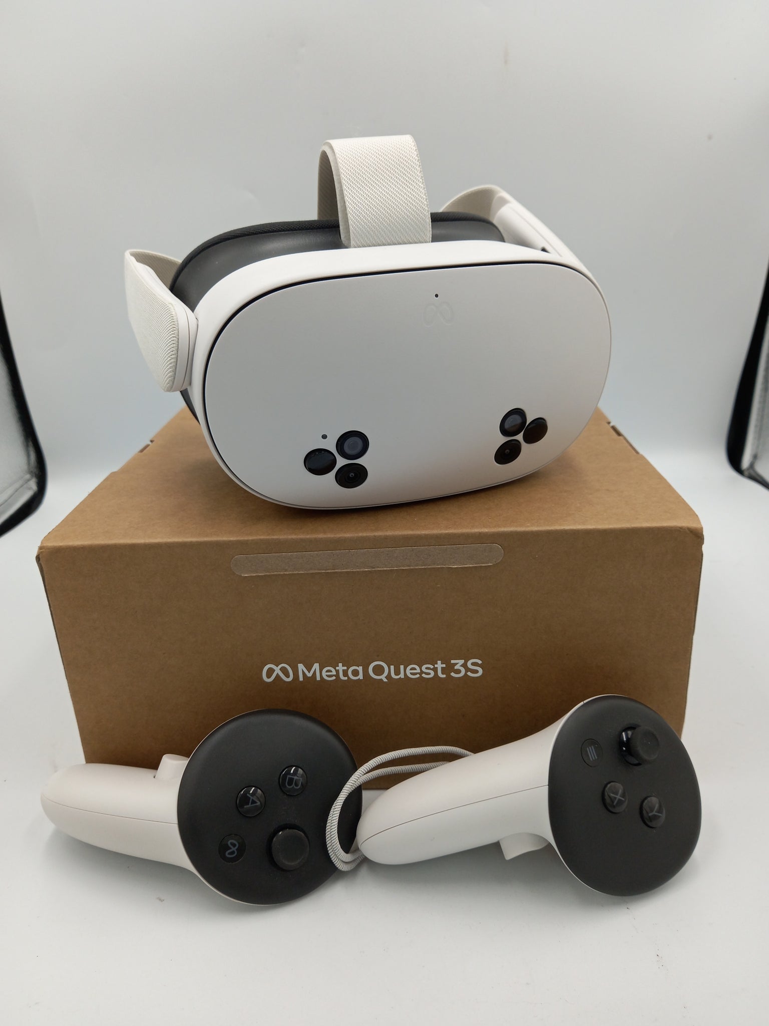 Meta Quest 3S VR Headset (With Controllers) - 256GB,  **REALLY CLEAN CONDITION** BOXED
