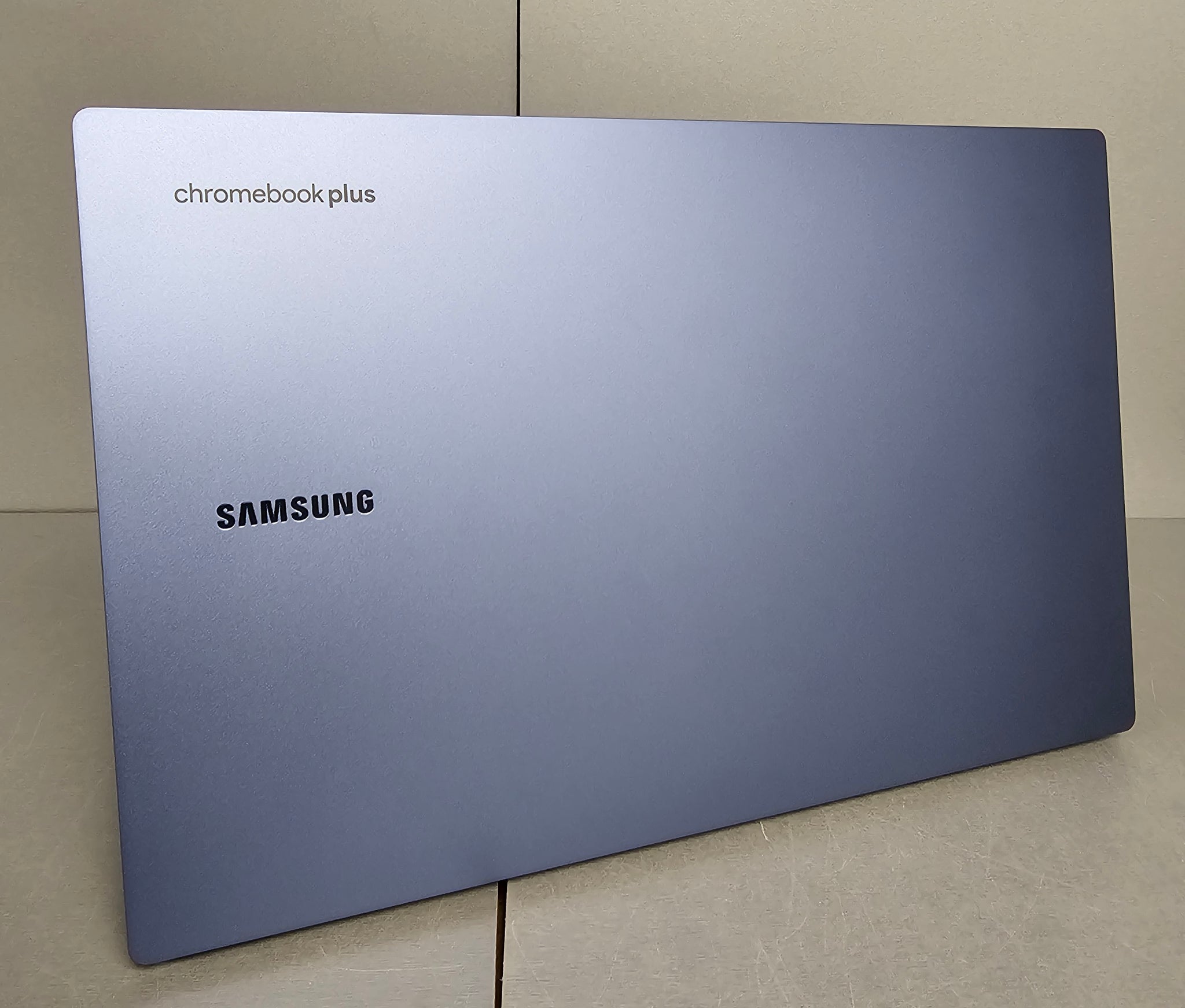 Samsung Galaxy Chromebook Plus 15.6" 3 / 8GB / 256GB / Intel Core 3 / XE550XGA