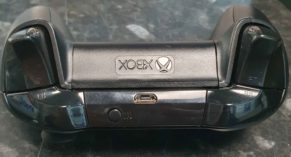 Microsoft Xbox One X - Black