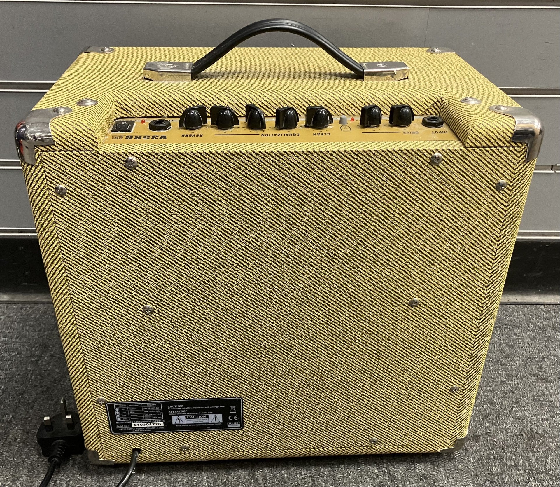 ** Collection Only ** SubZero V35RG - 35-watt Guitar Combo Amplifier