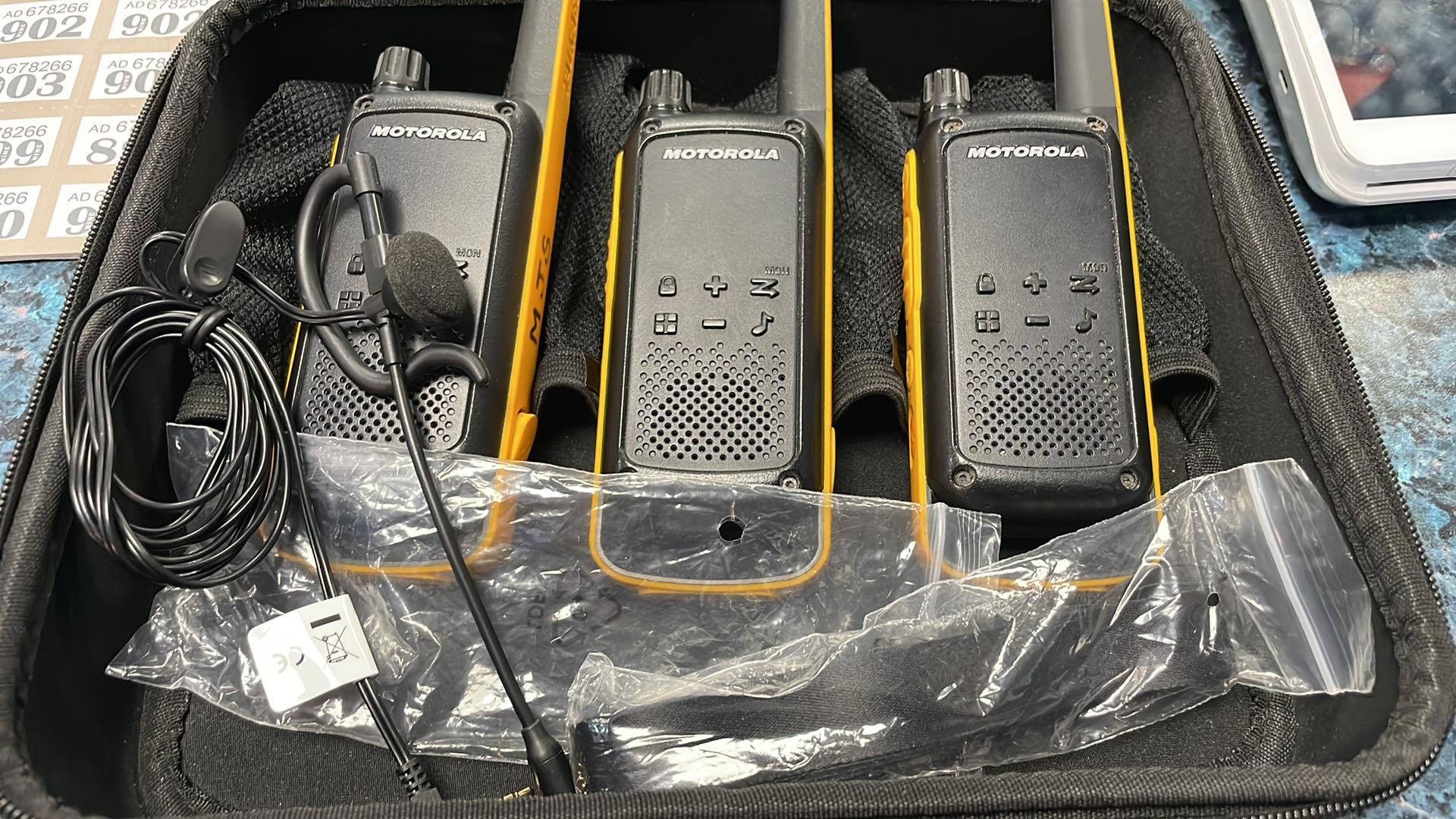 Motorola T82 Extreme Walkie-Talkies