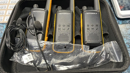 Motorola T82 Extreme Walkie-Talkies