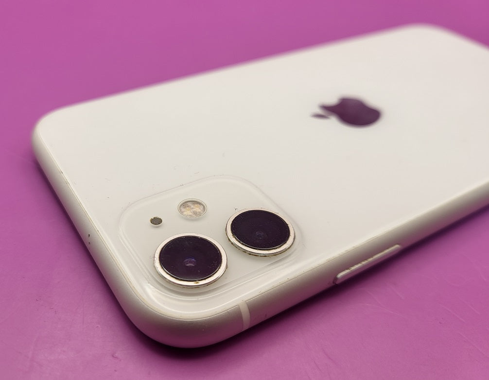 Apple iPhone 11 - 64GB - White - Unlocked - Boxed - 78% Battery Health