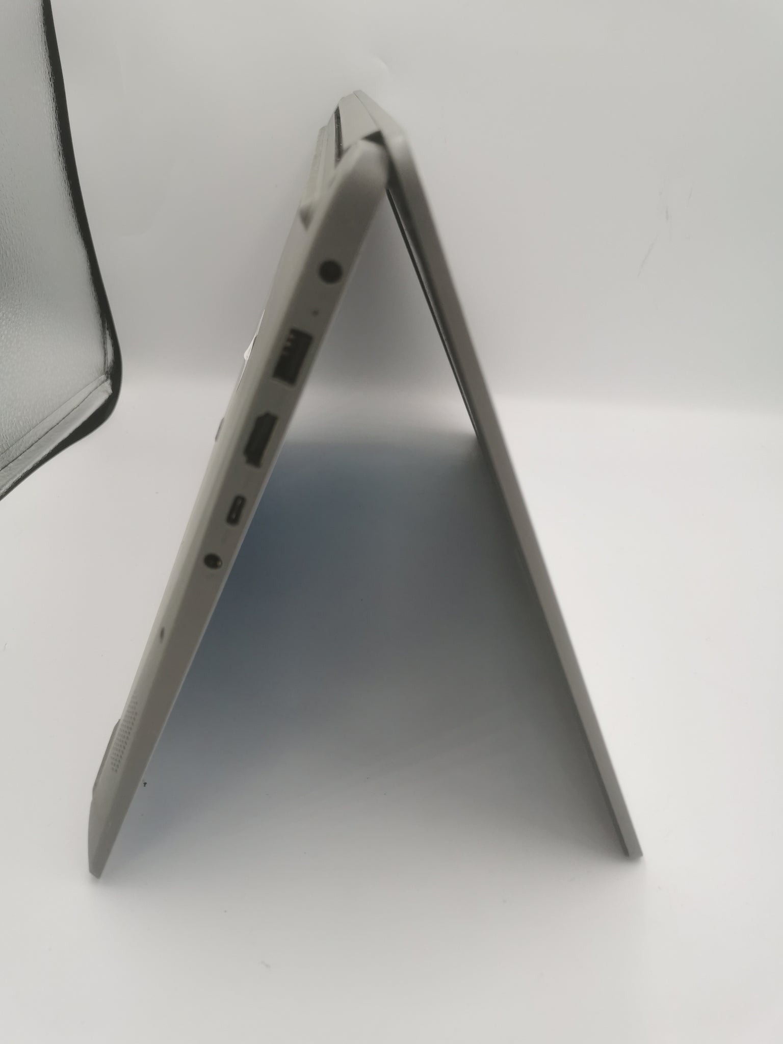 Lenovo 11IGL05 N4020 4GB Ram 64GB SSD/11" Screen  Windows 11