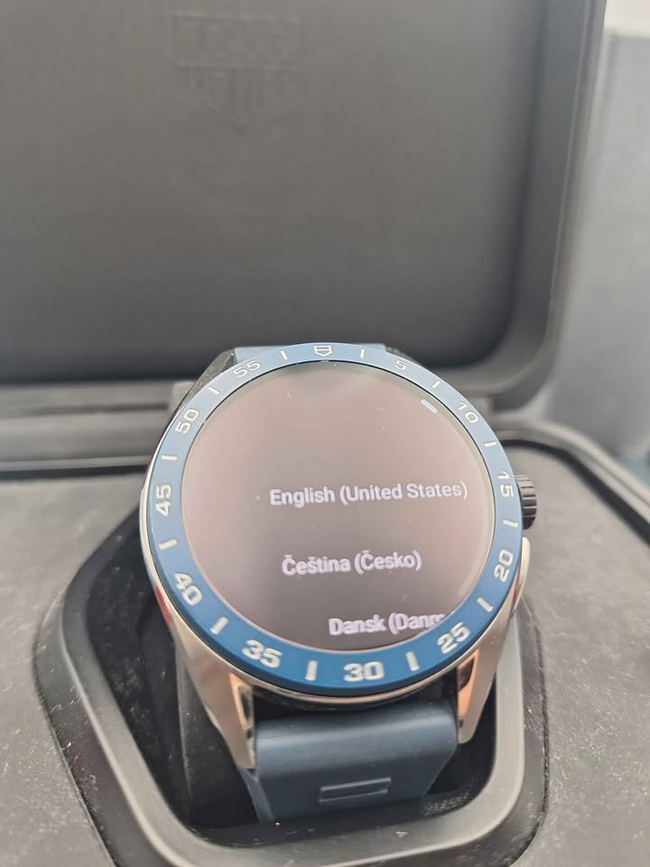 Tag Heuer G Connect SBR8A11 Mens Smart Watch - With 45mm Blue Rubber Strap - Boxed With Papers