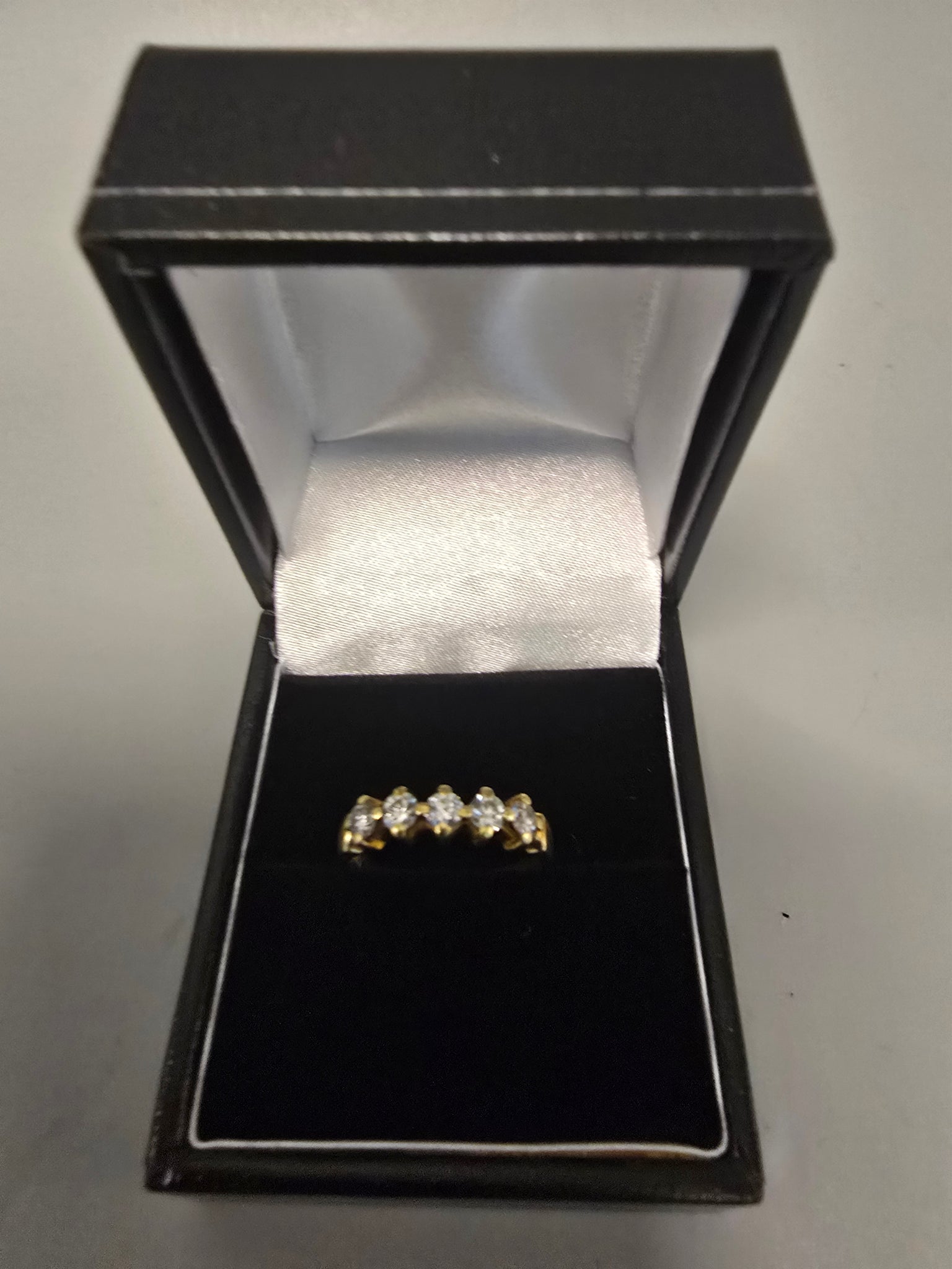 18ct Gold Ring 750 2.7G Size L