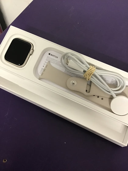 Apple Watch SE 2nd Gen 44mm