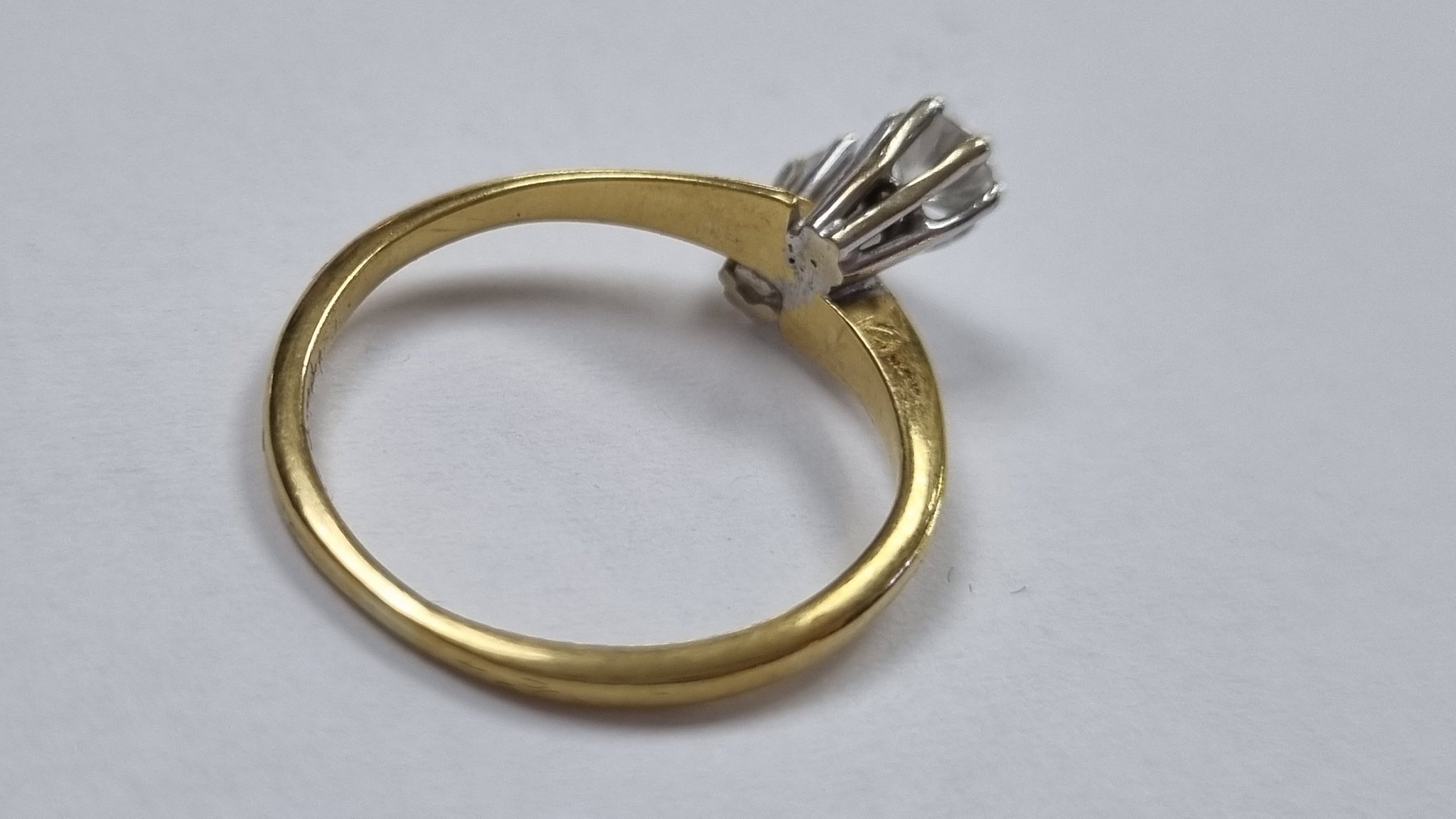 18ct Gold Diamond Ring Size L1/2