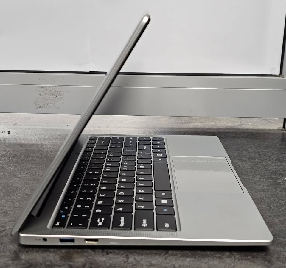 14 inch laptop 8GB RAM 256GB SSD, Windows 11 / Intel Celeron N4100 Quad Core processor