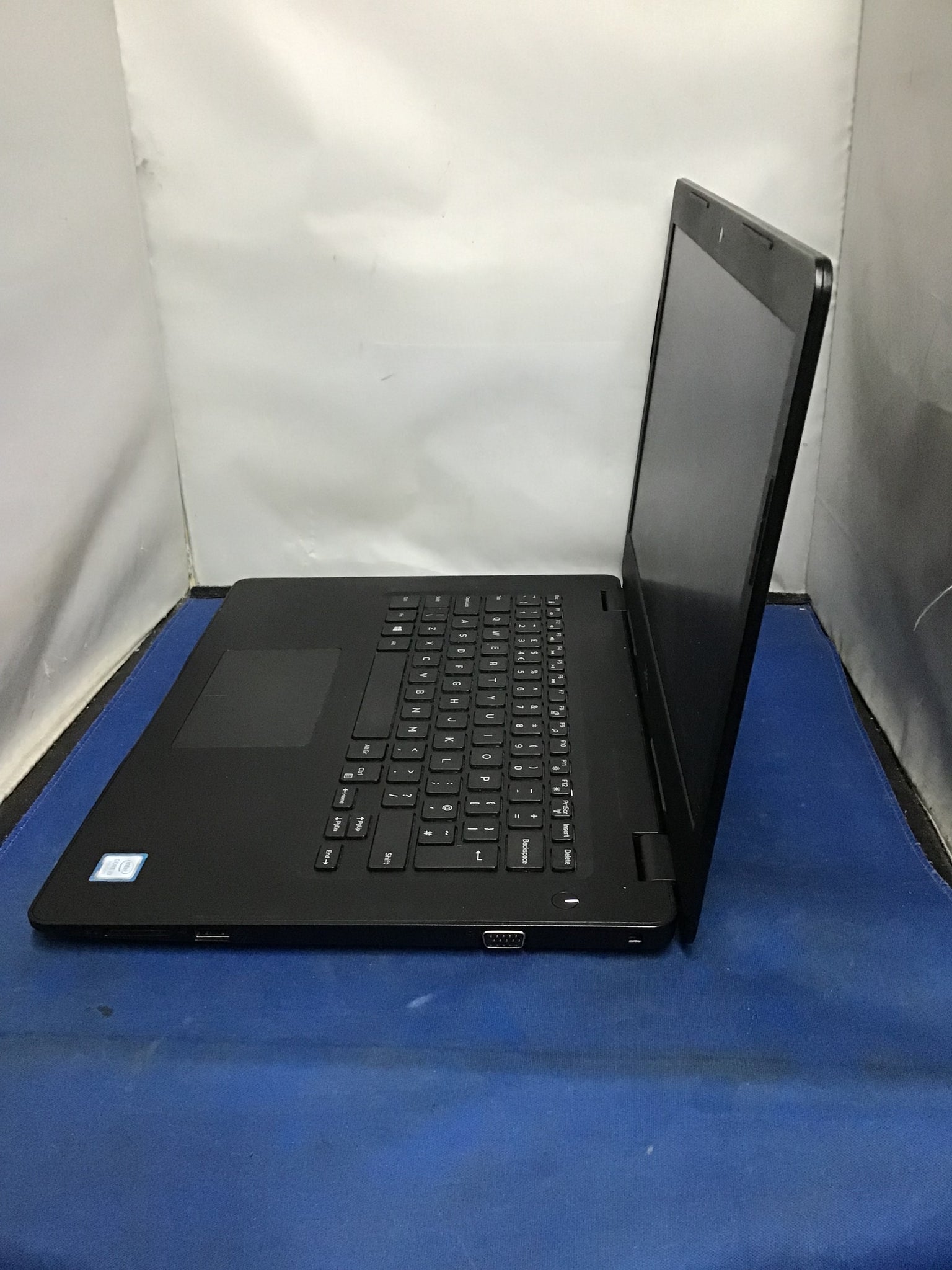 Dell Latitude 3490 Laptop - 500GB HDD