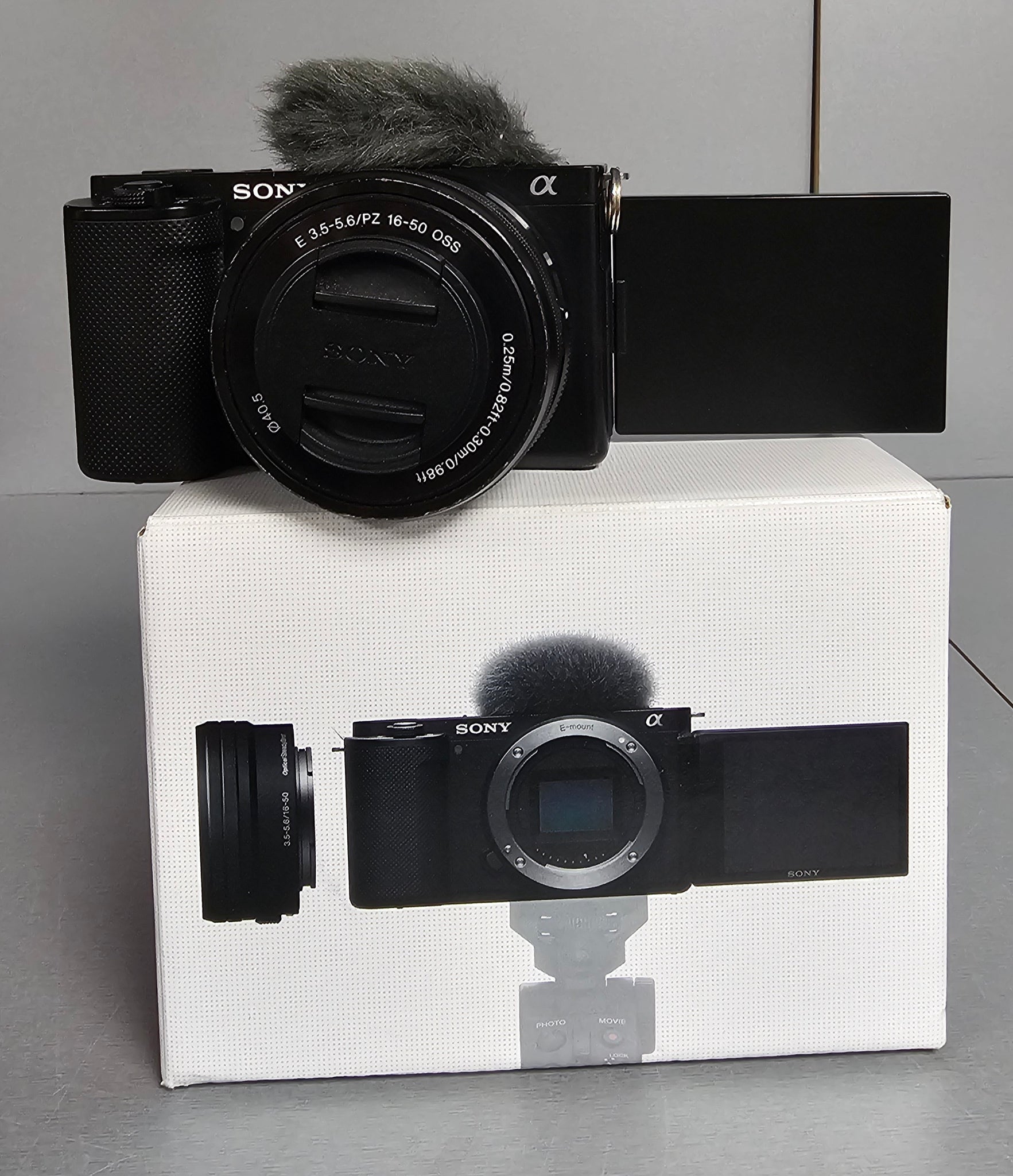 SONY ZV-E10L Mirrorless Vlogging Camera with E PZ 16-50 mm f/3.5-5.6 OSS Lens