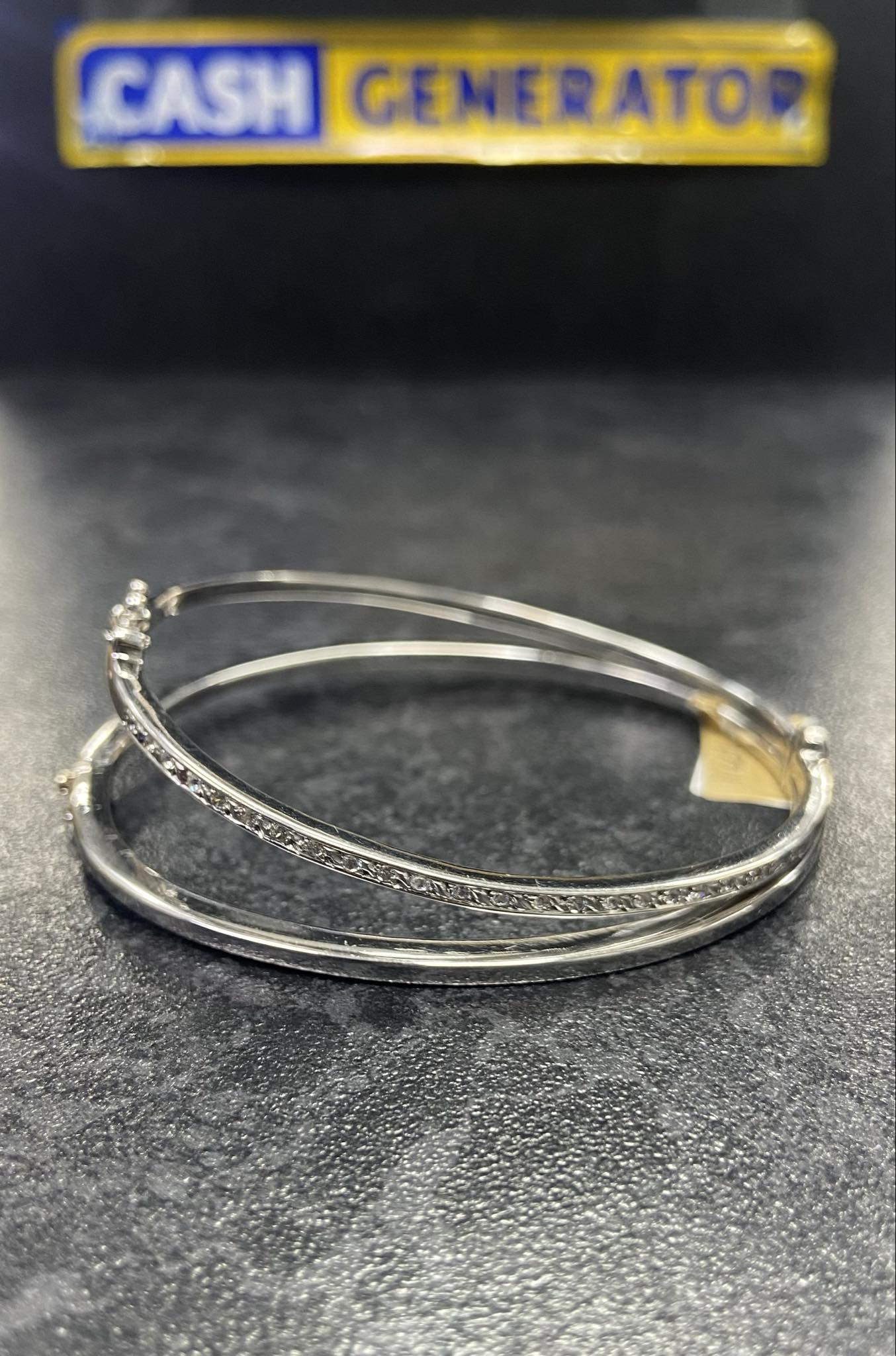 14ct White Gold Bangle, 15.6g