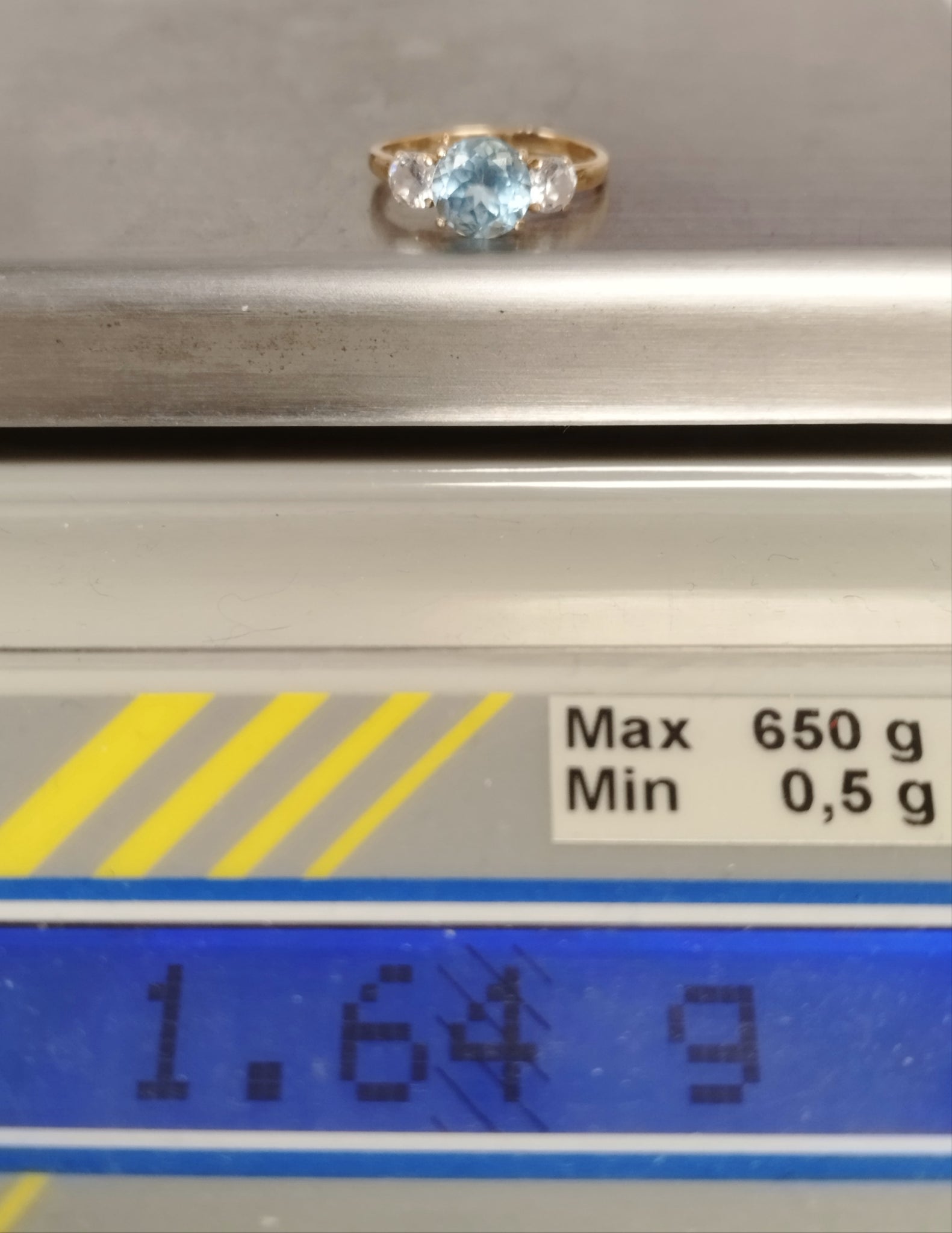 14ct Yellow Gold 3 Stone ring - Size J