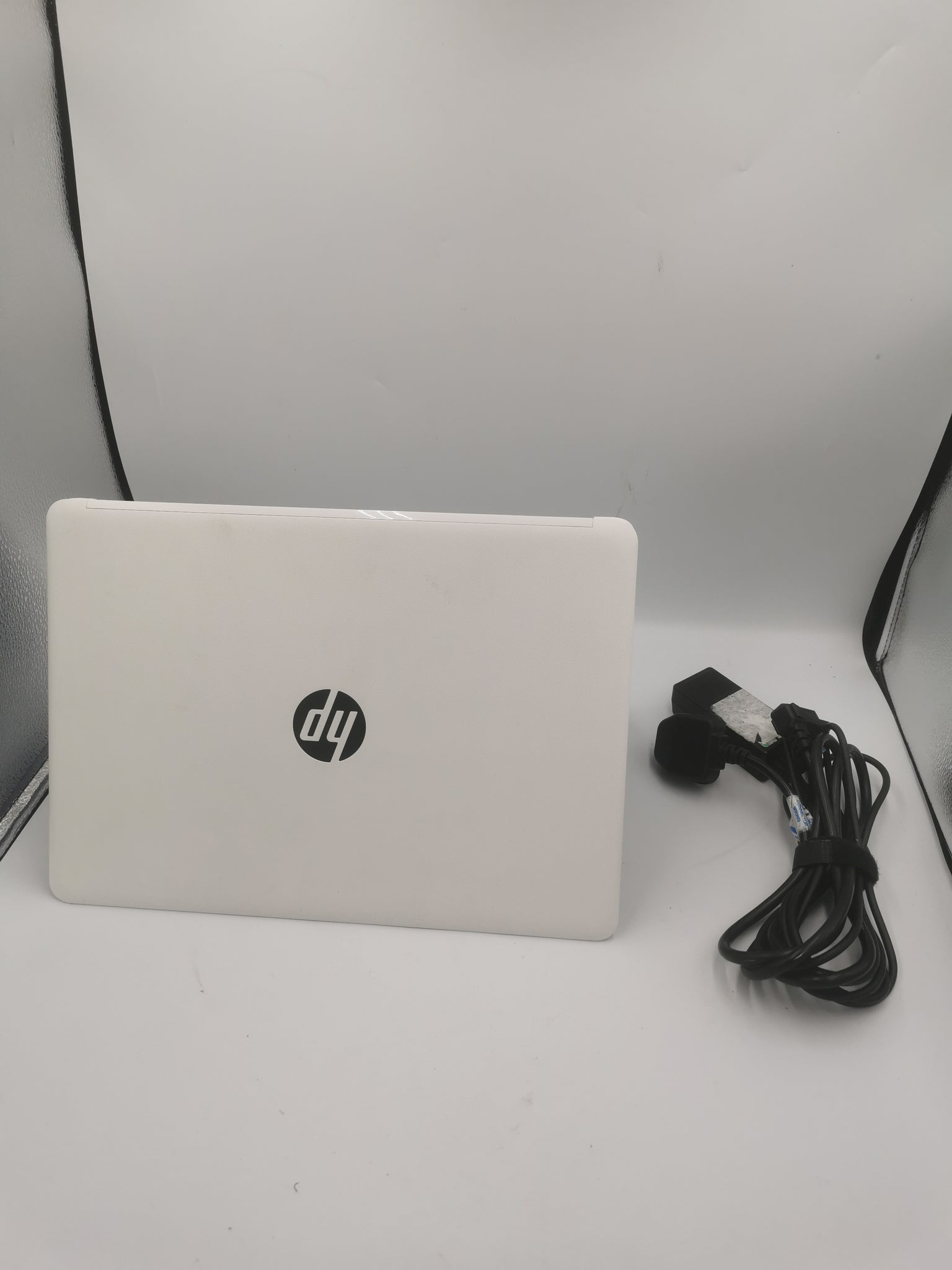 HP 14-BP060 i3-6006u 4GB Ram 500GB HDD 14" W11