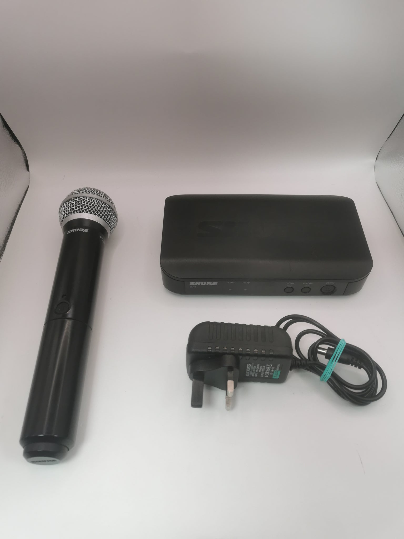 Shure BLX24/PG58 Wireless Microphone System (XLR), Unboxed