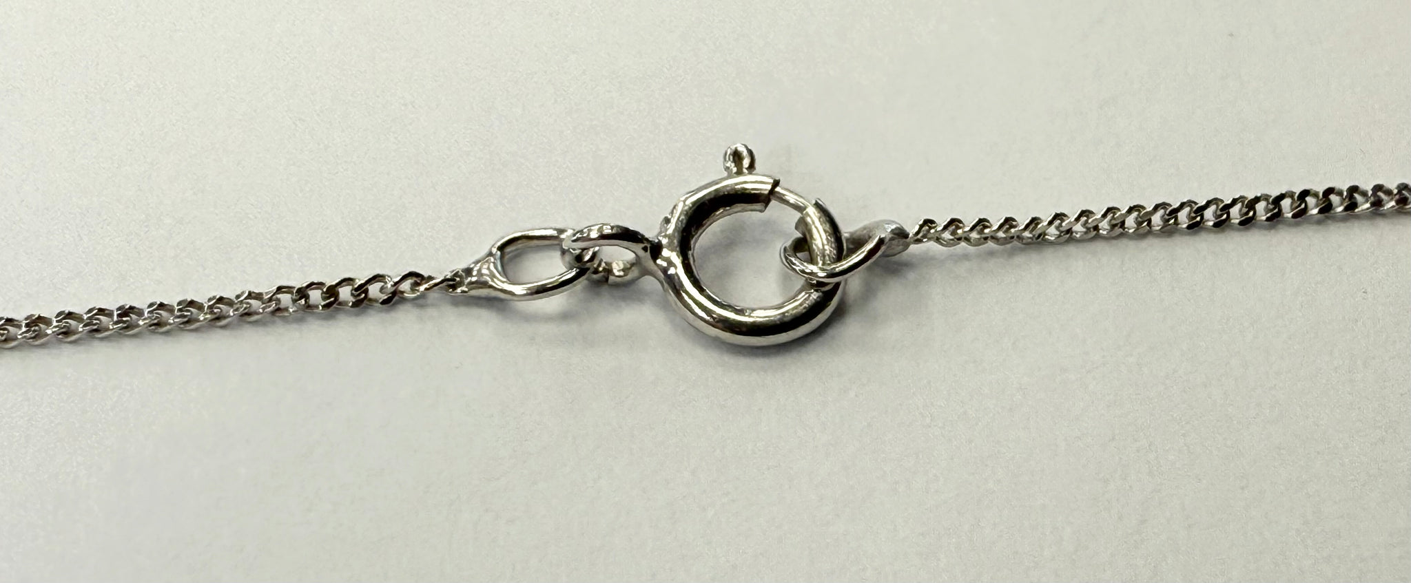 9ct white gold necklace with key pendant 18"