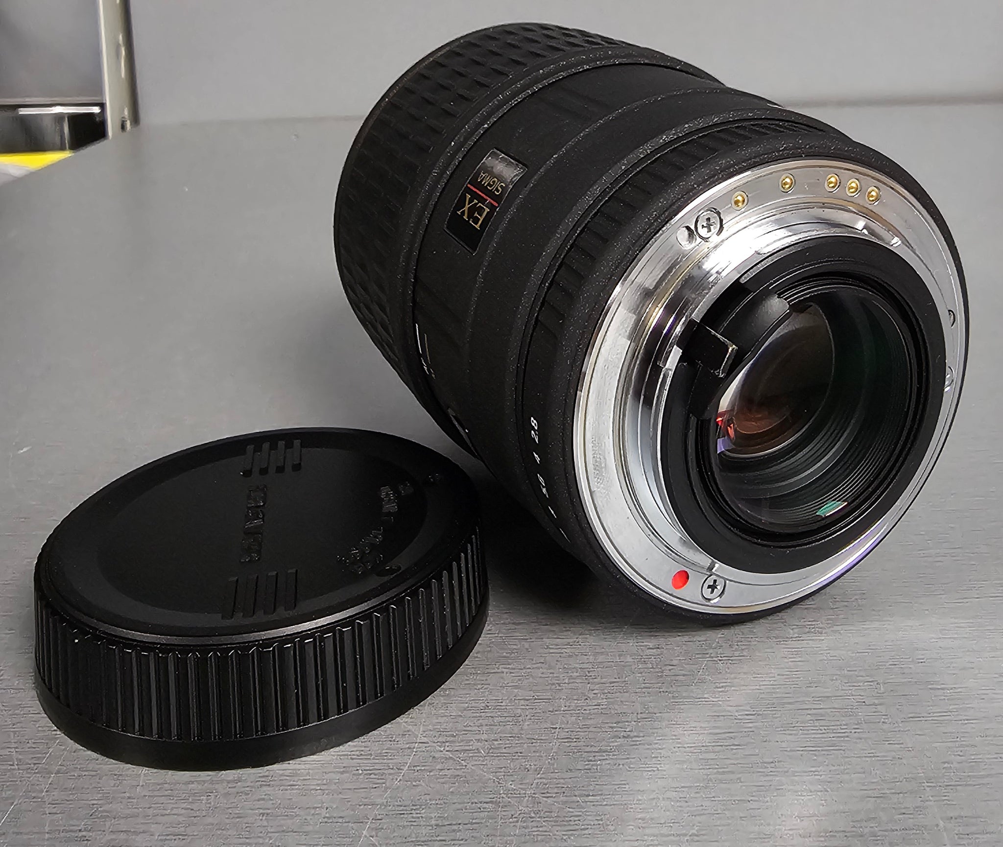 Sigma 105mm f/2.8 EX Macro - Sigma SA Fit