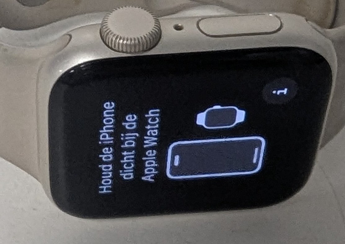 Apple Watch SE 2nd gen 41mm Starlight Aluminium Case with Starlight Sport Band - S/M