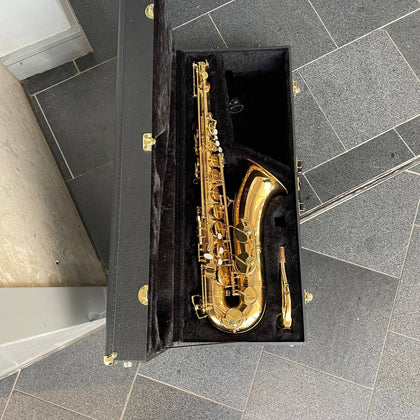 Elkart series II Saxophone