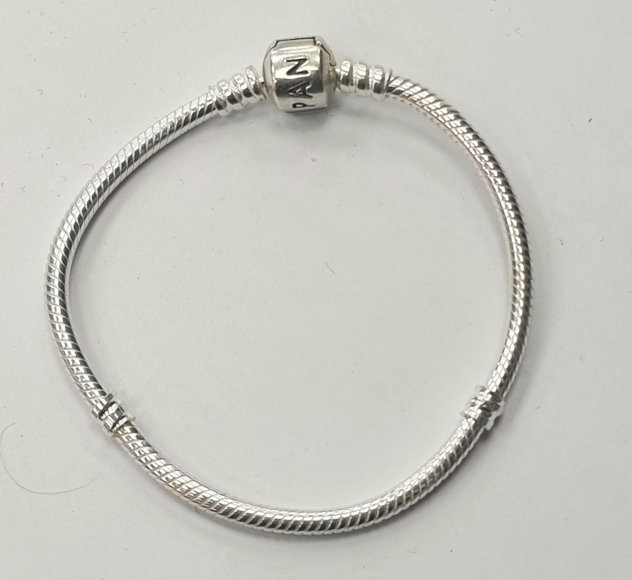 Pandora Bracelet 925 Silver 590702HV **New ** 17cm