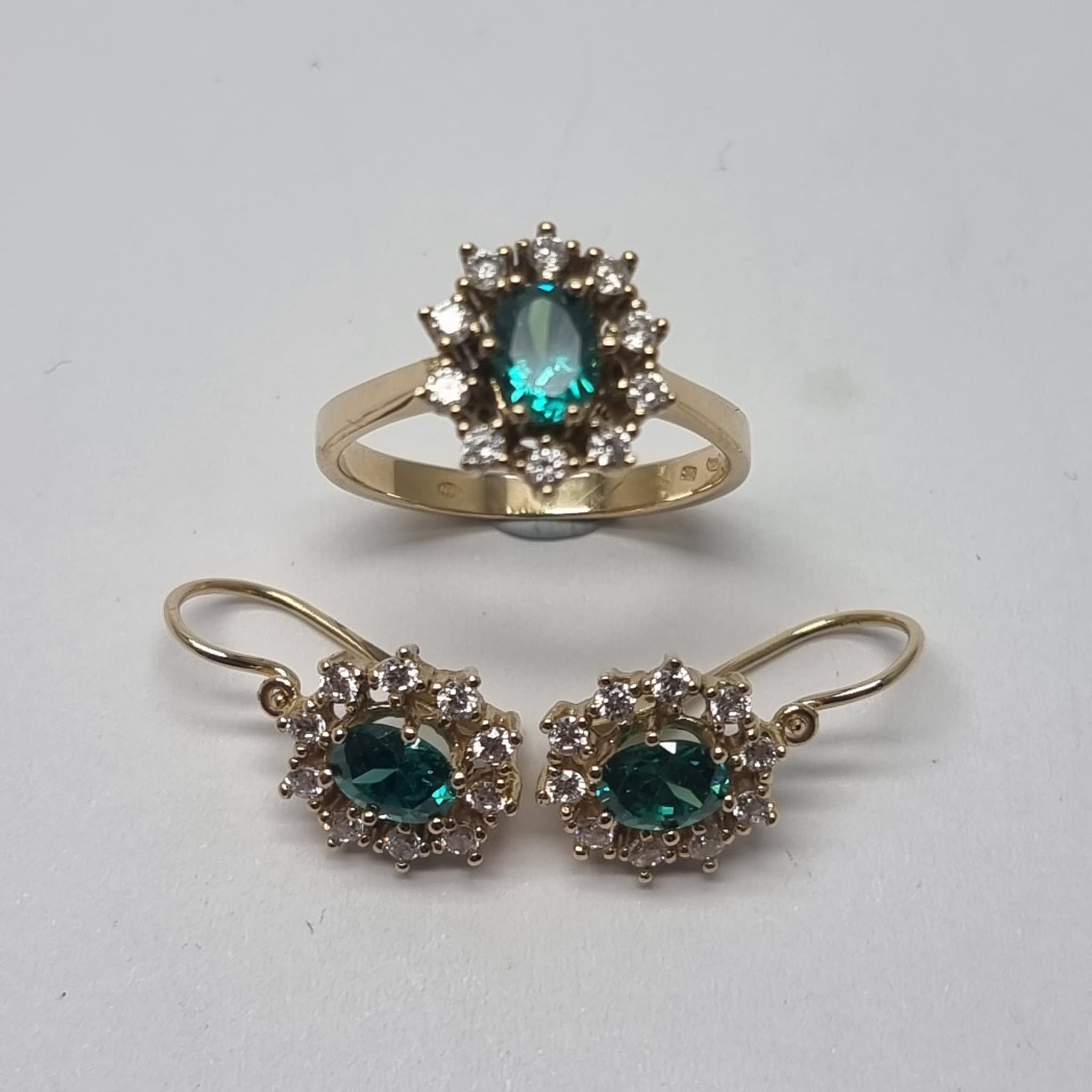 14ct Gold Oval Cluster Head Ring & Earring Set Green CZ - Size P - RRP £1050