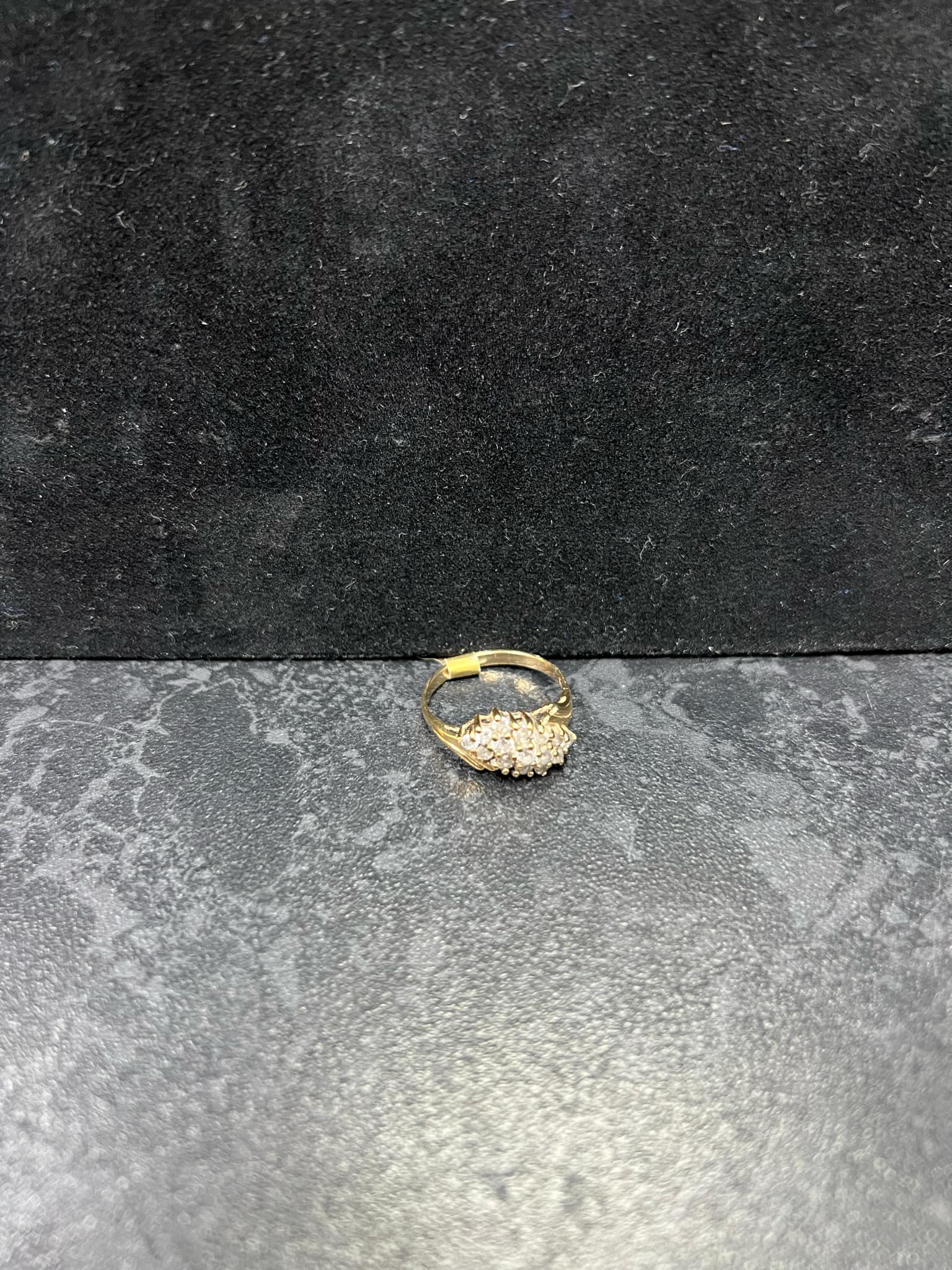 9ct Gold Ladies' C/Z Stone Ring (Size L), 1.9g