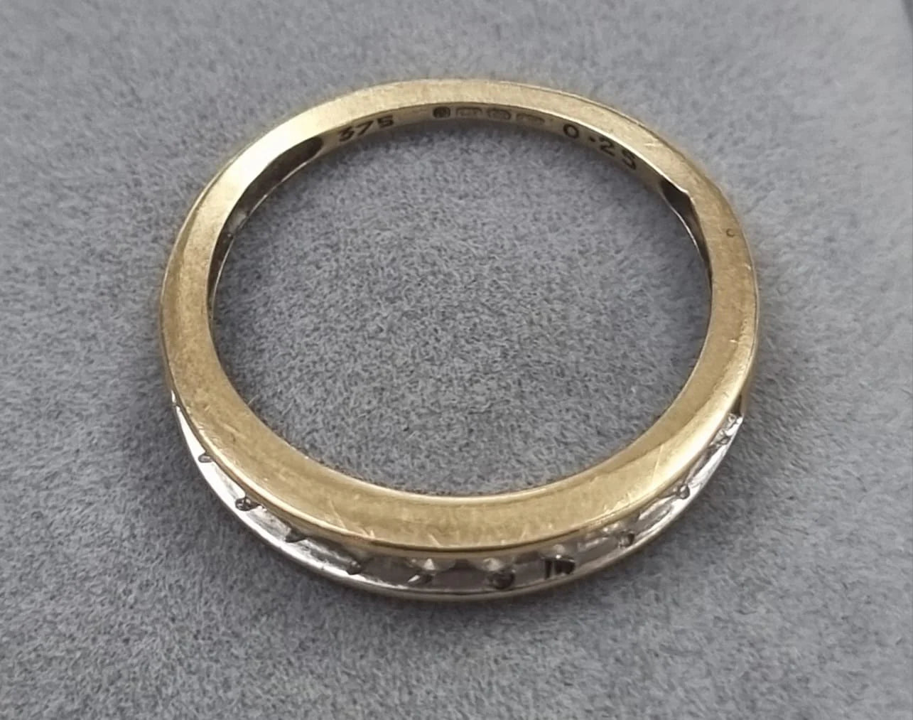 9ct Gold Diamond Ring Size M 1/2