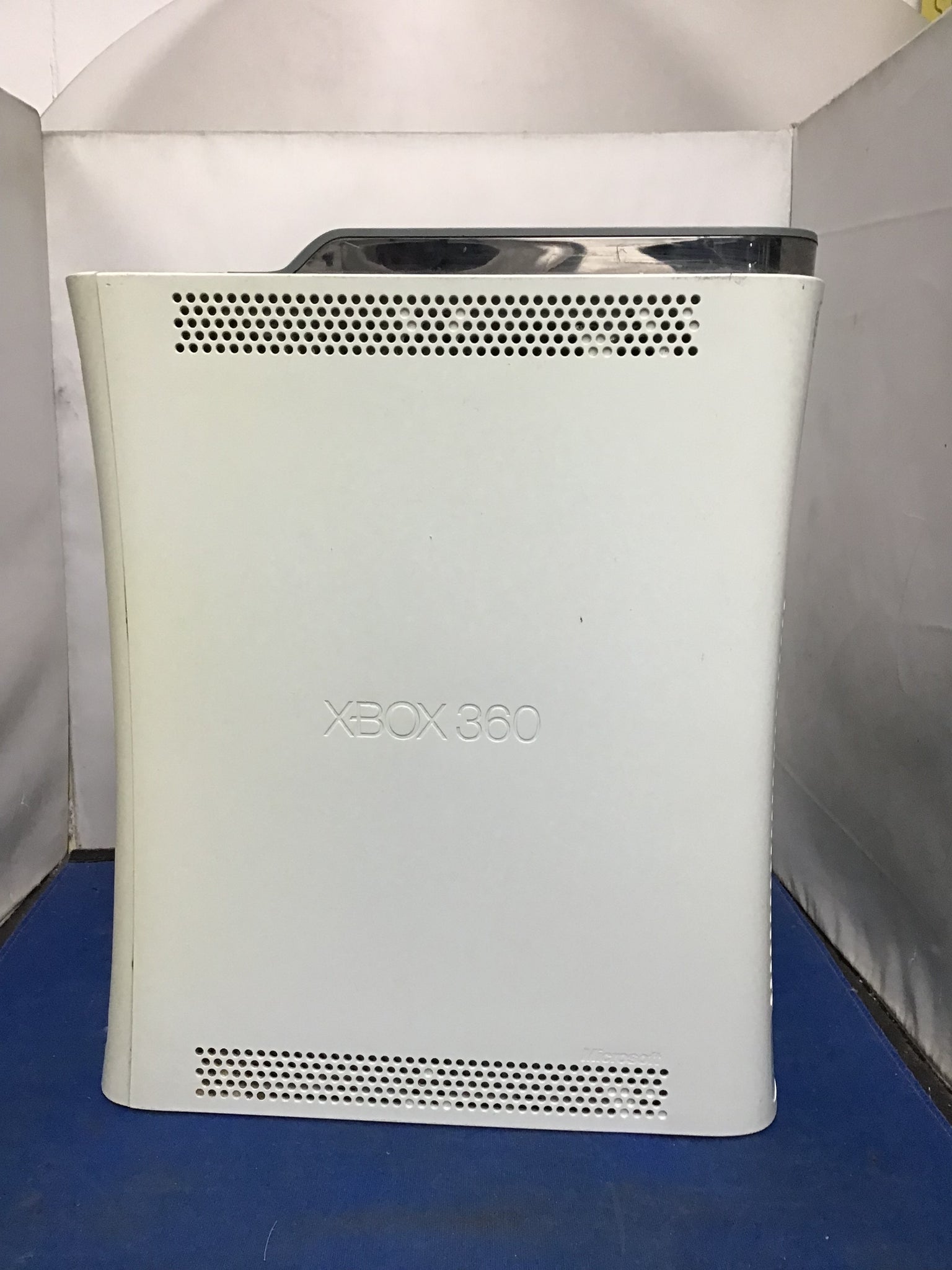 Xbox 360 White Console + Pad