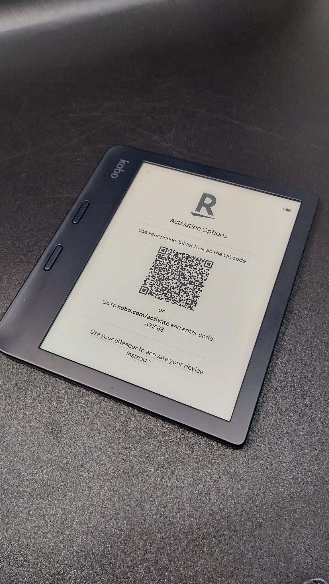 Kobo libra 2 32GB 7 Touchscreen E-Reader boxed
