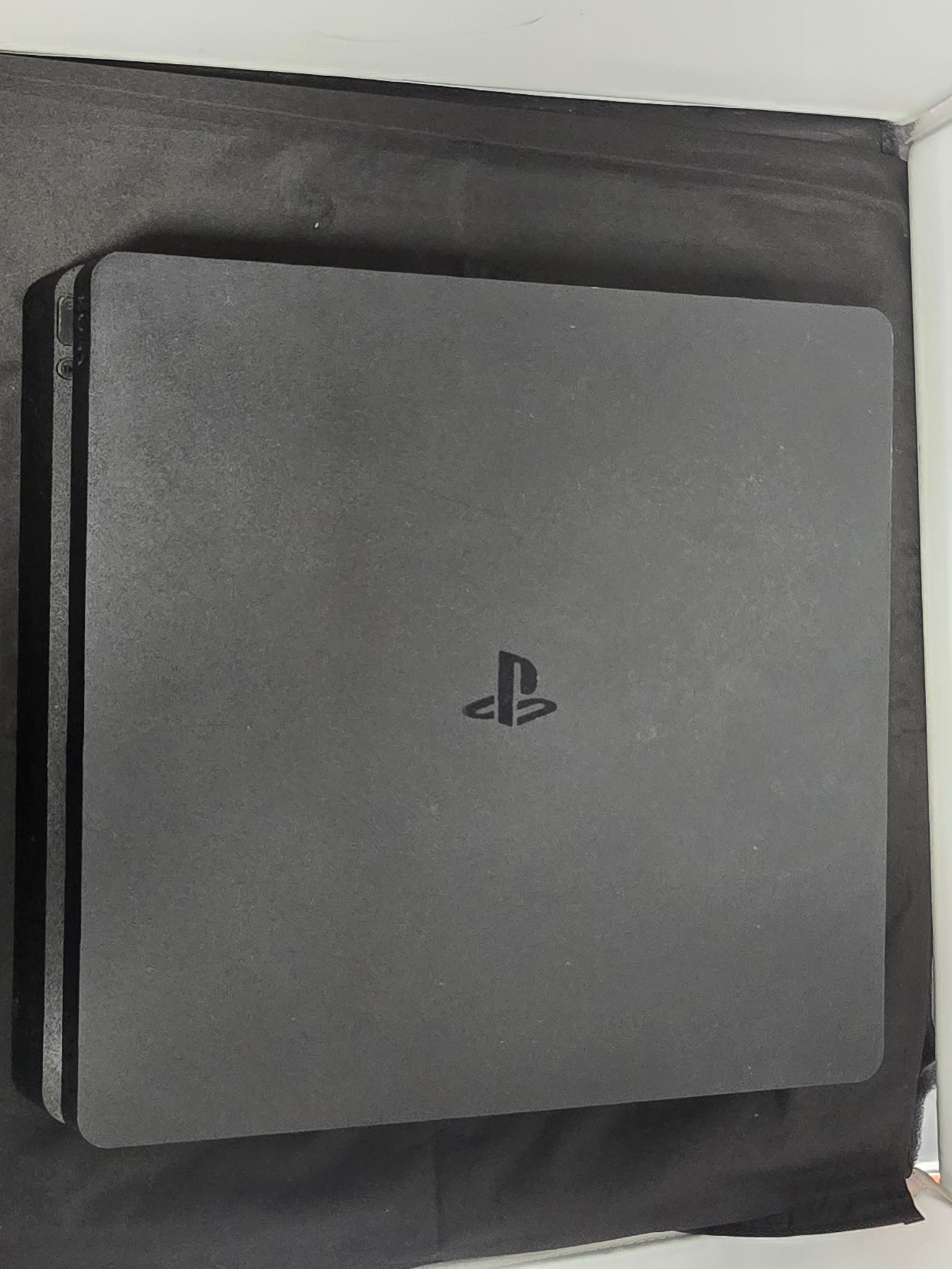 Ps4 PlayStation four 500GB console slim