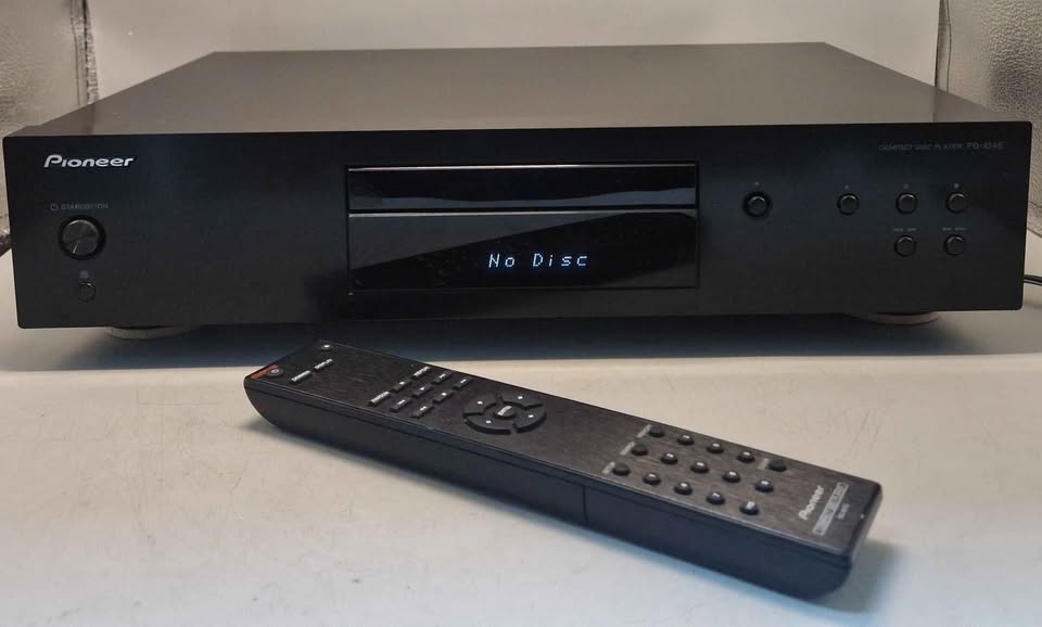 Pioneer PD-10 AE CD Player with Remote